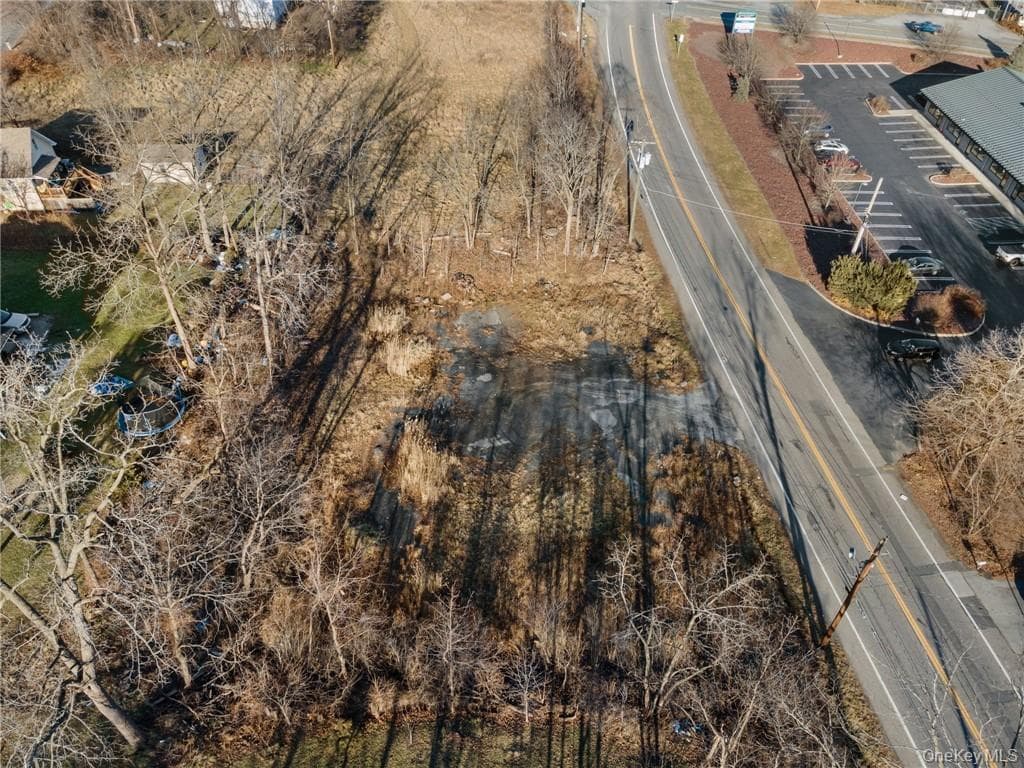 47 Carpenter Avenue thumbnail 2