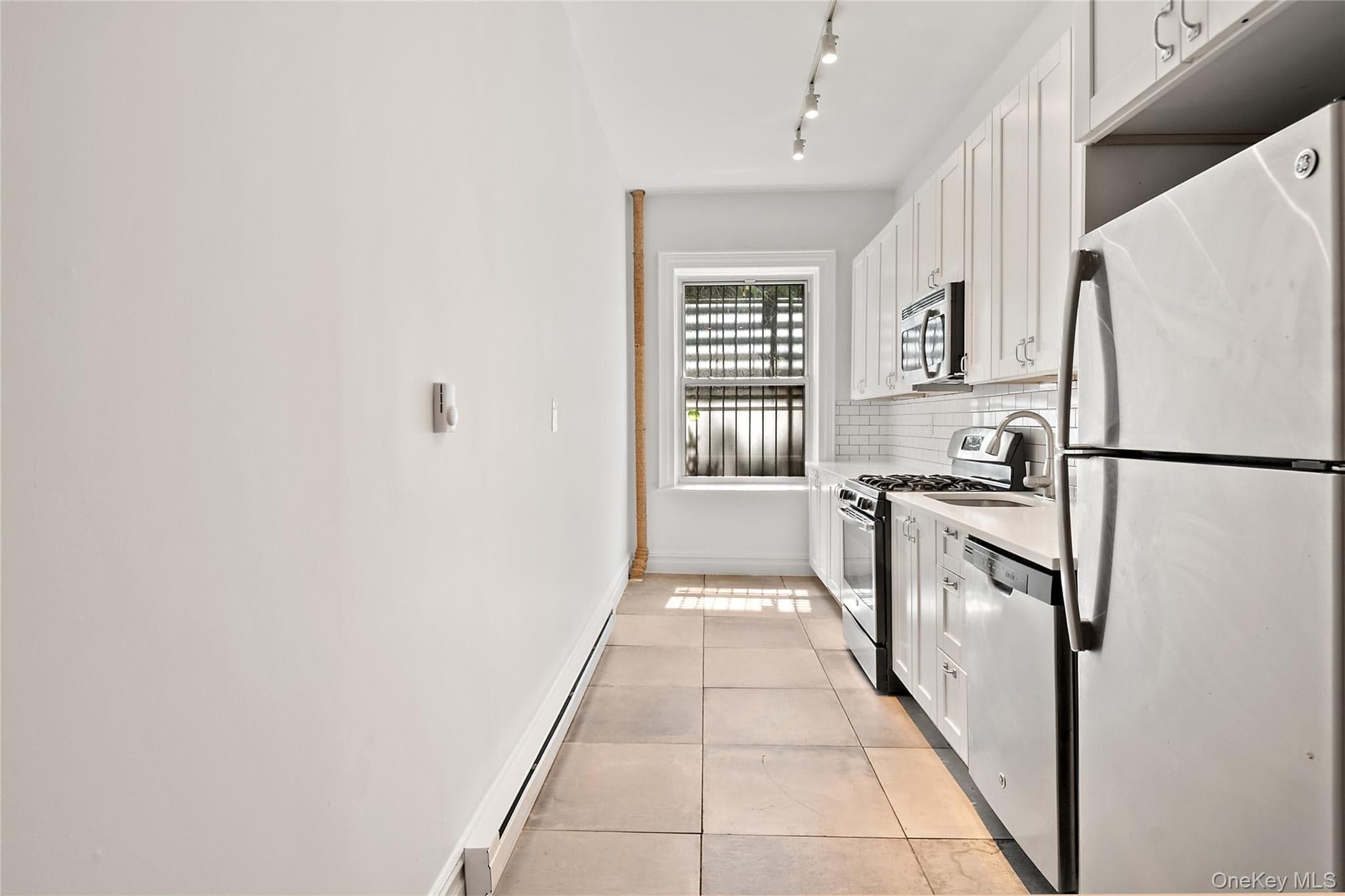 1068 Walton Avenue thumbnail 19