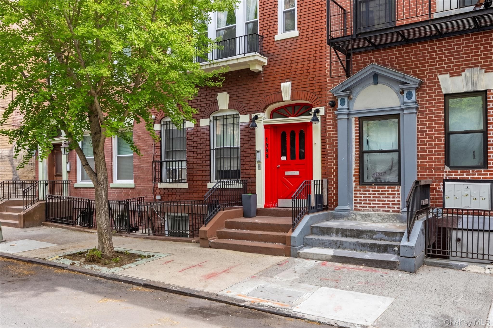 1068 Walton Avenue thumbnail 2
