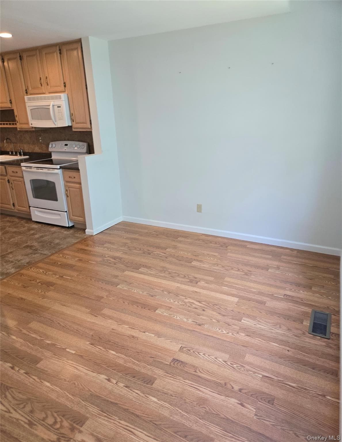 1506 Pondcrest Lane thumbnail 10