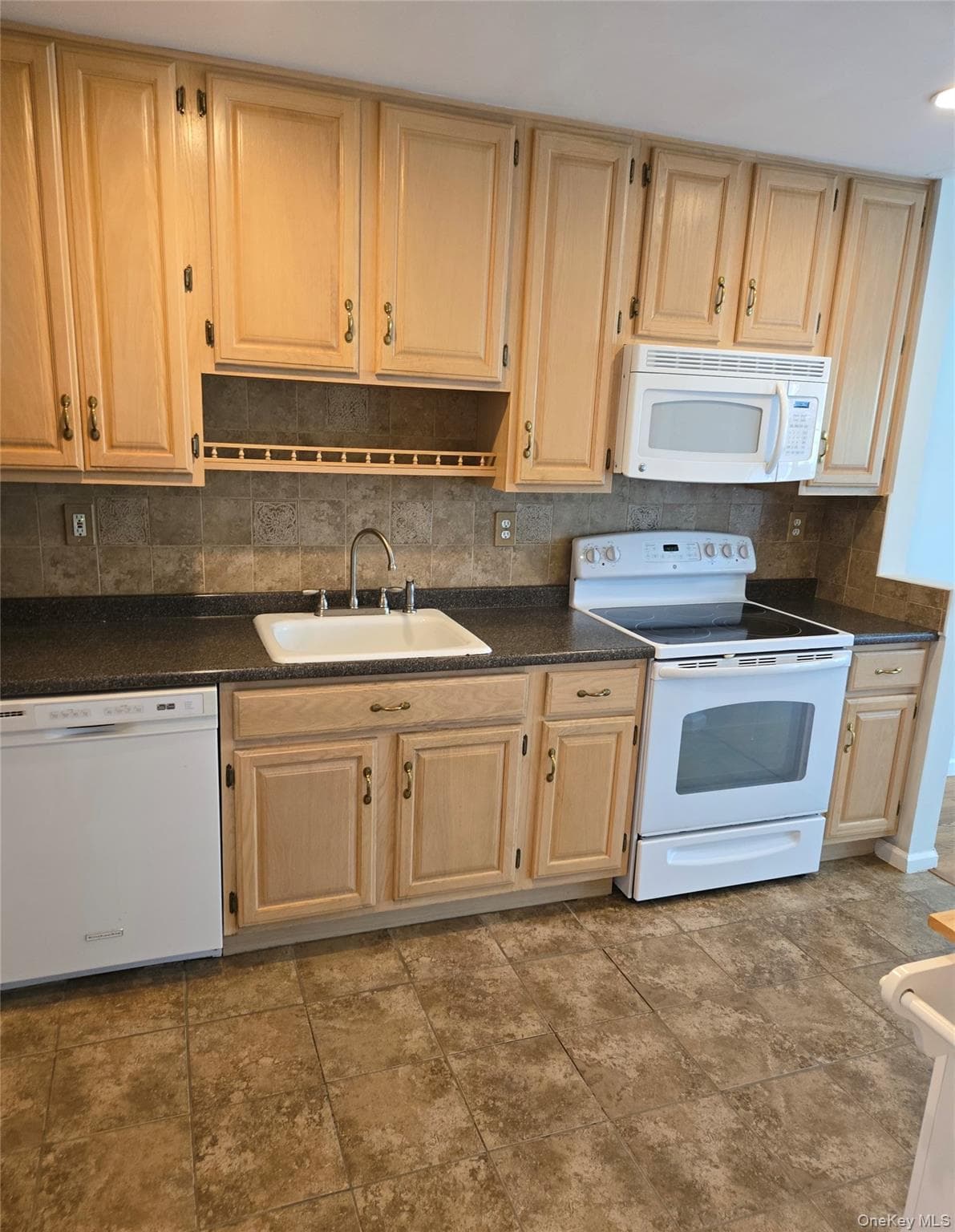 1506 Pondcrest Lane thumbnail 17