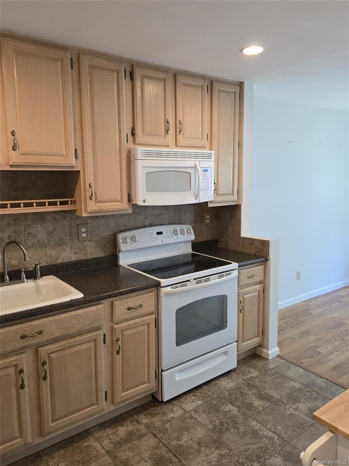 1506 Pondcrest Lane thumbnail 20