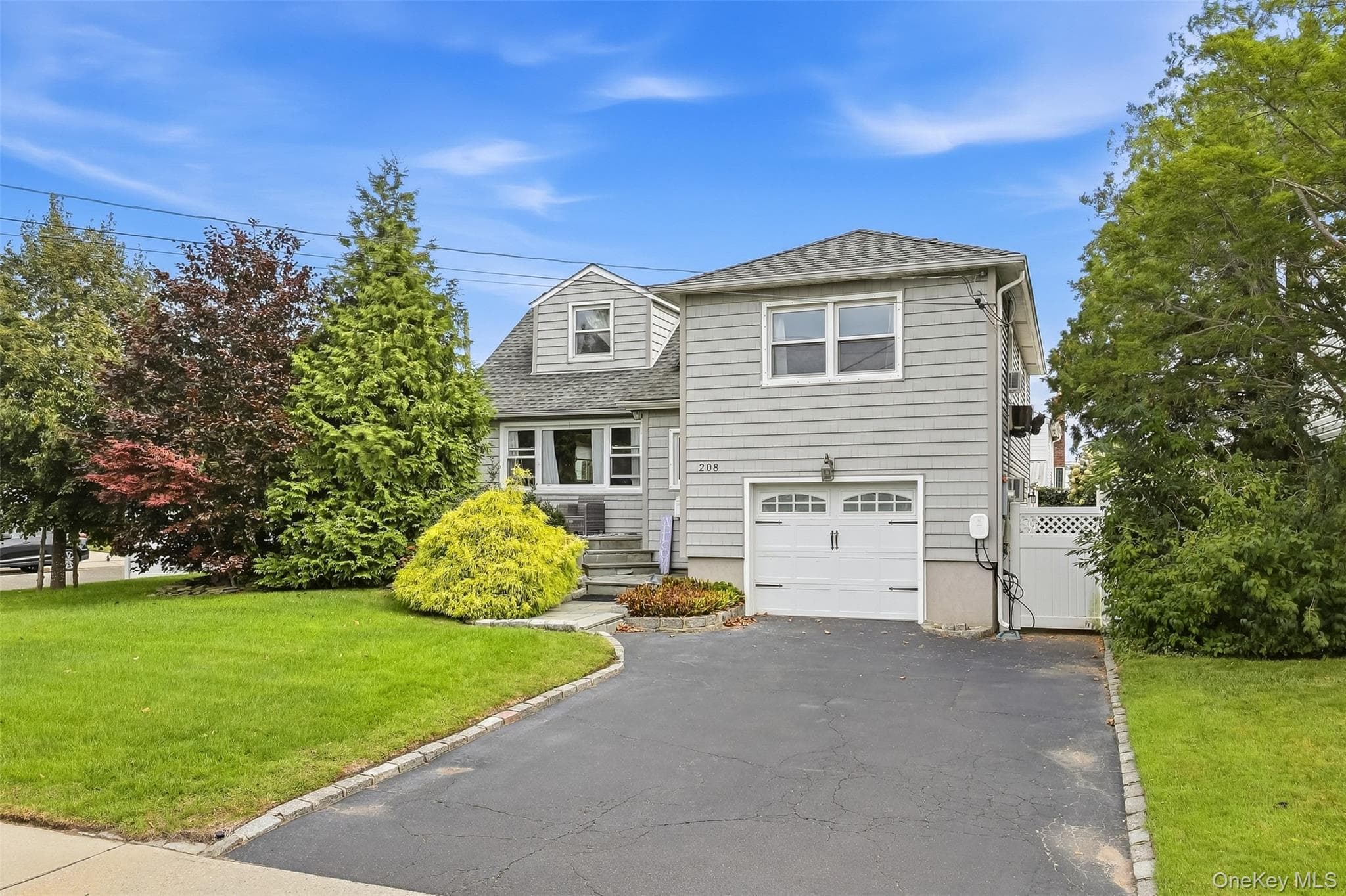 208 Island Parkway thumbnail 2