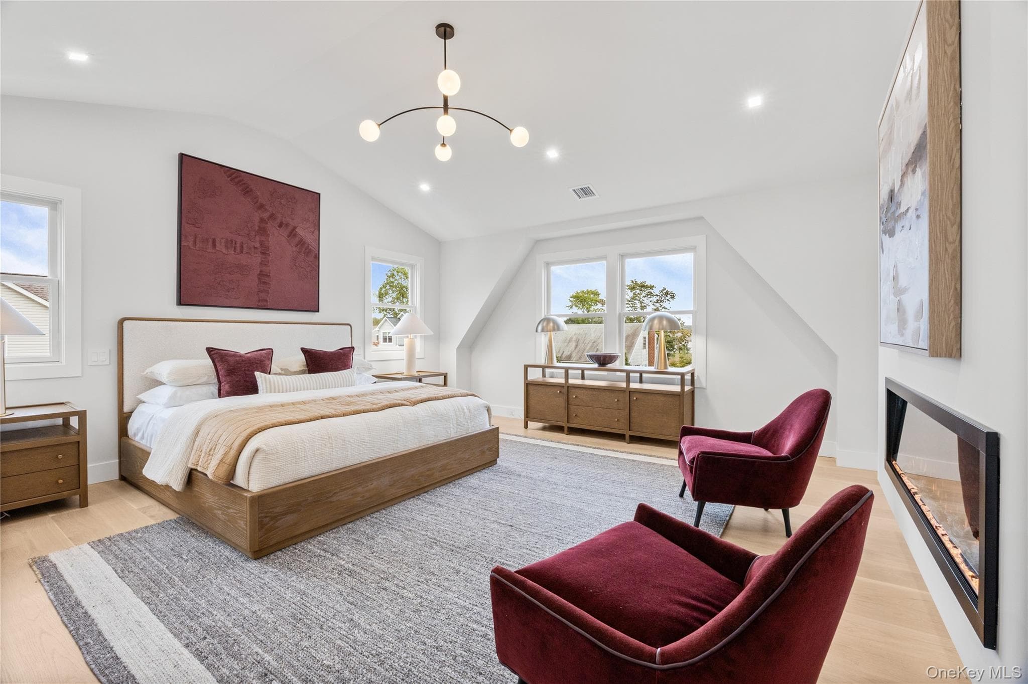 746 Blackstone Avenue thumbnail 23