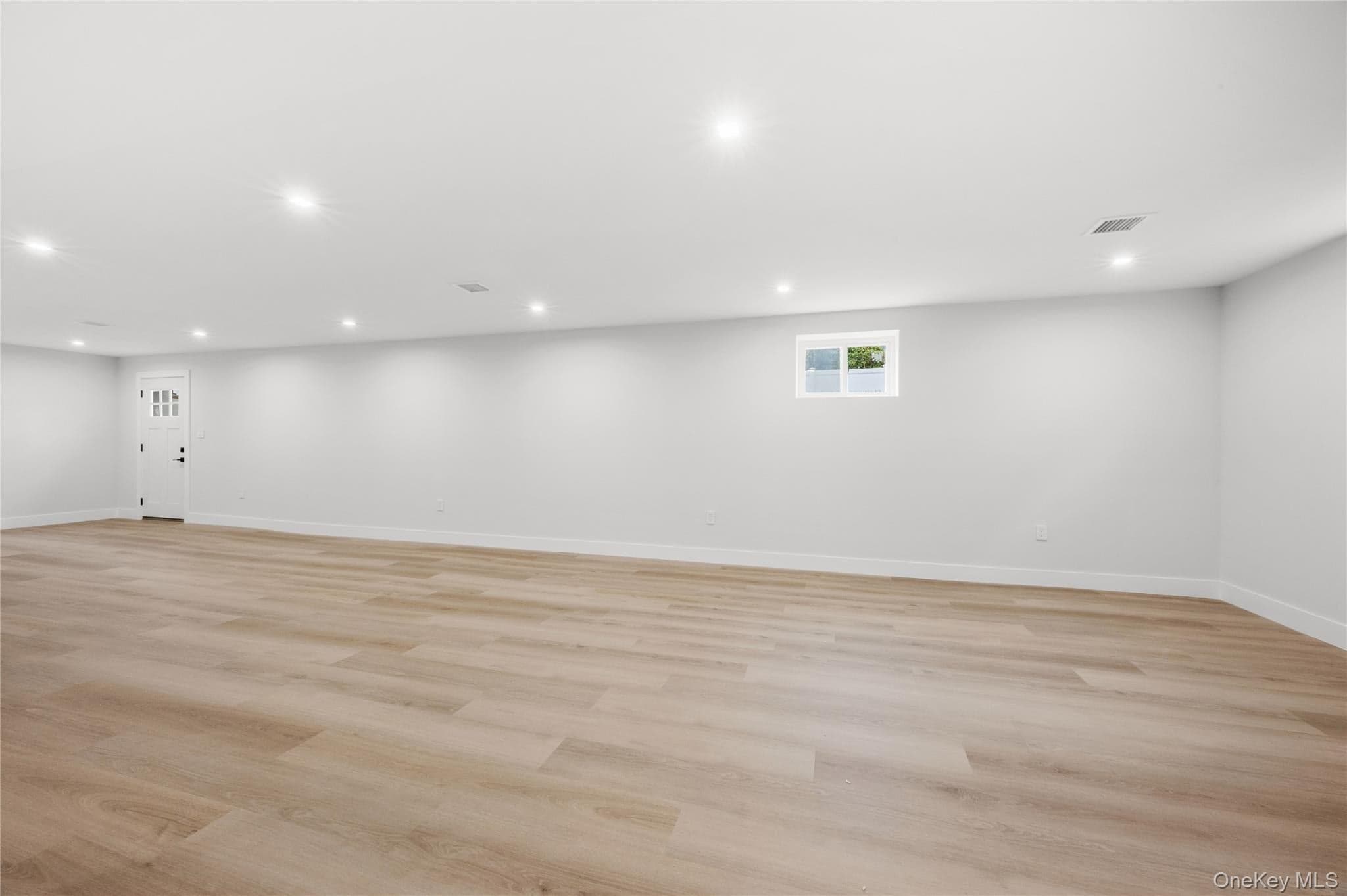 746 Blackstone Avenue thumbnail 36