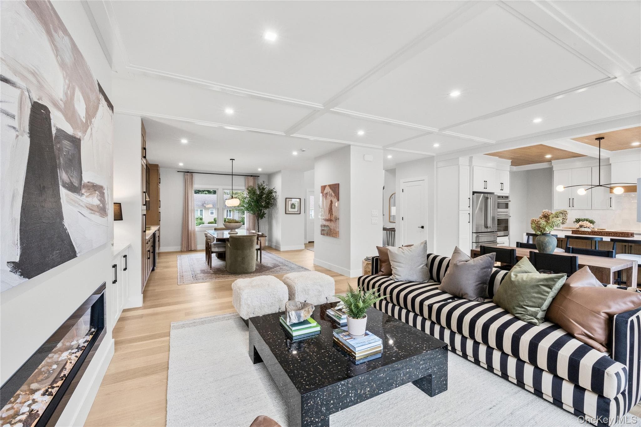 746 Blackstone Avenue thumbnail 13