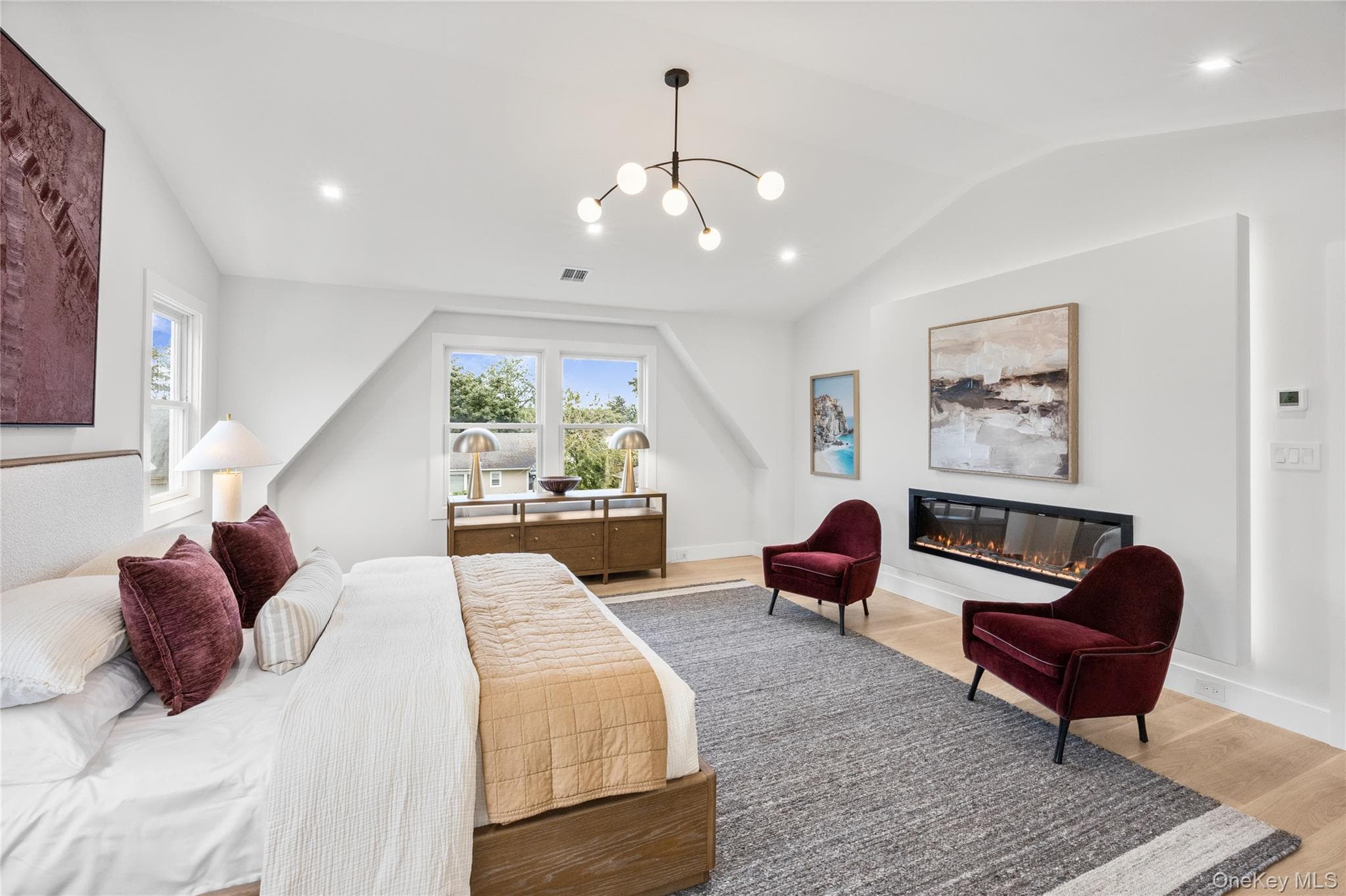 746 Blackstone Avenue thumbnail 24