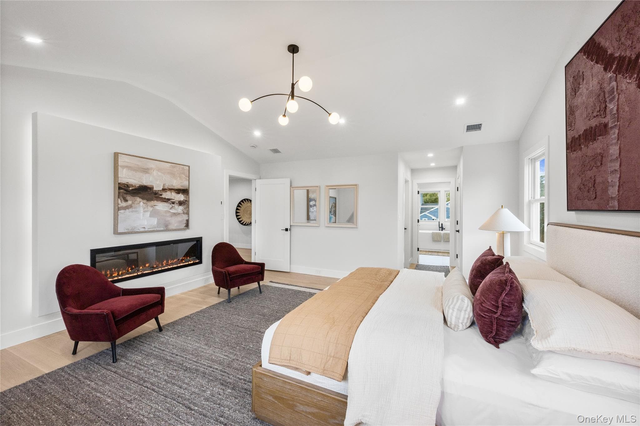 746 Blackstone Avenue thumbnail 25
