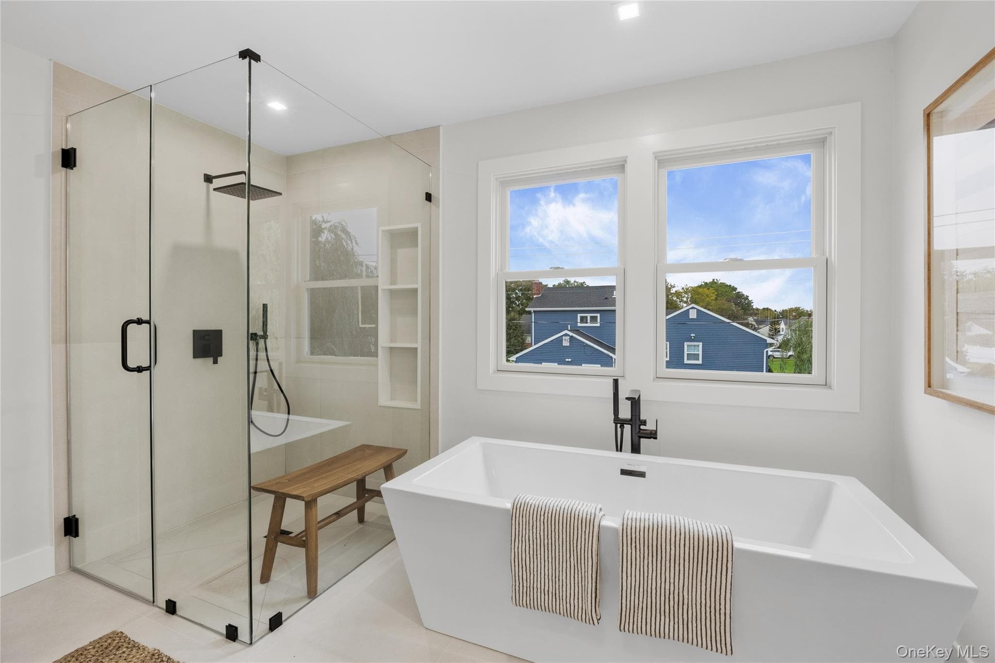 746 Blackstone Avenue thumbnail 28