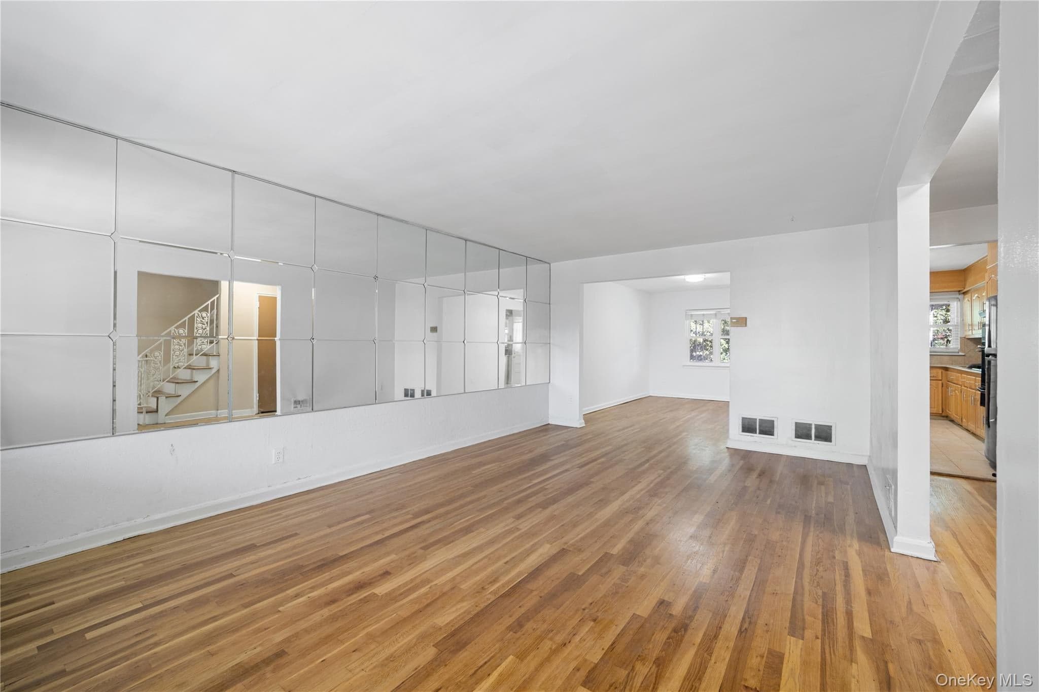 1047 E 217th Street thumbnail 10