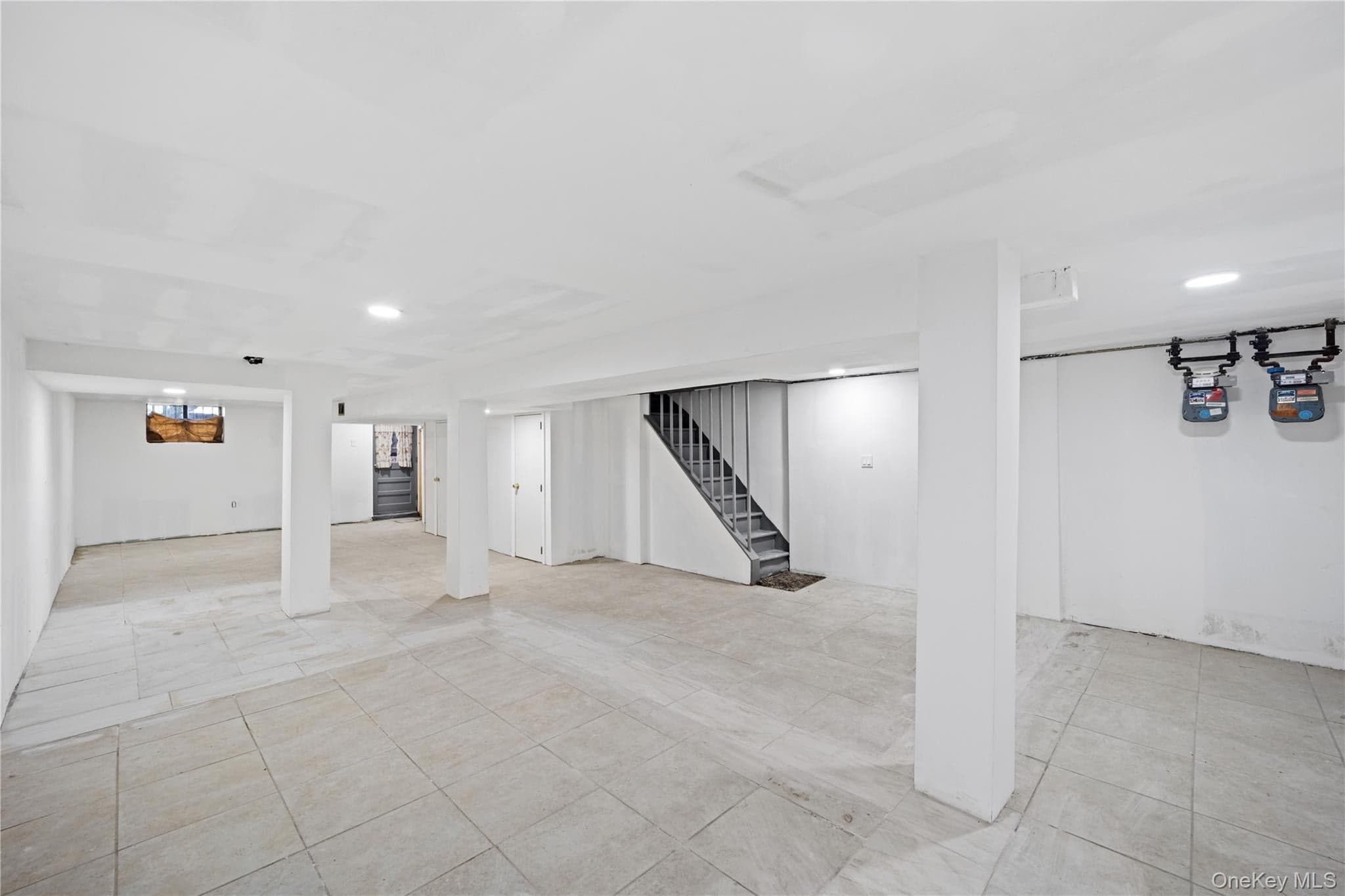 1047 E 217th Street thumbnail 5