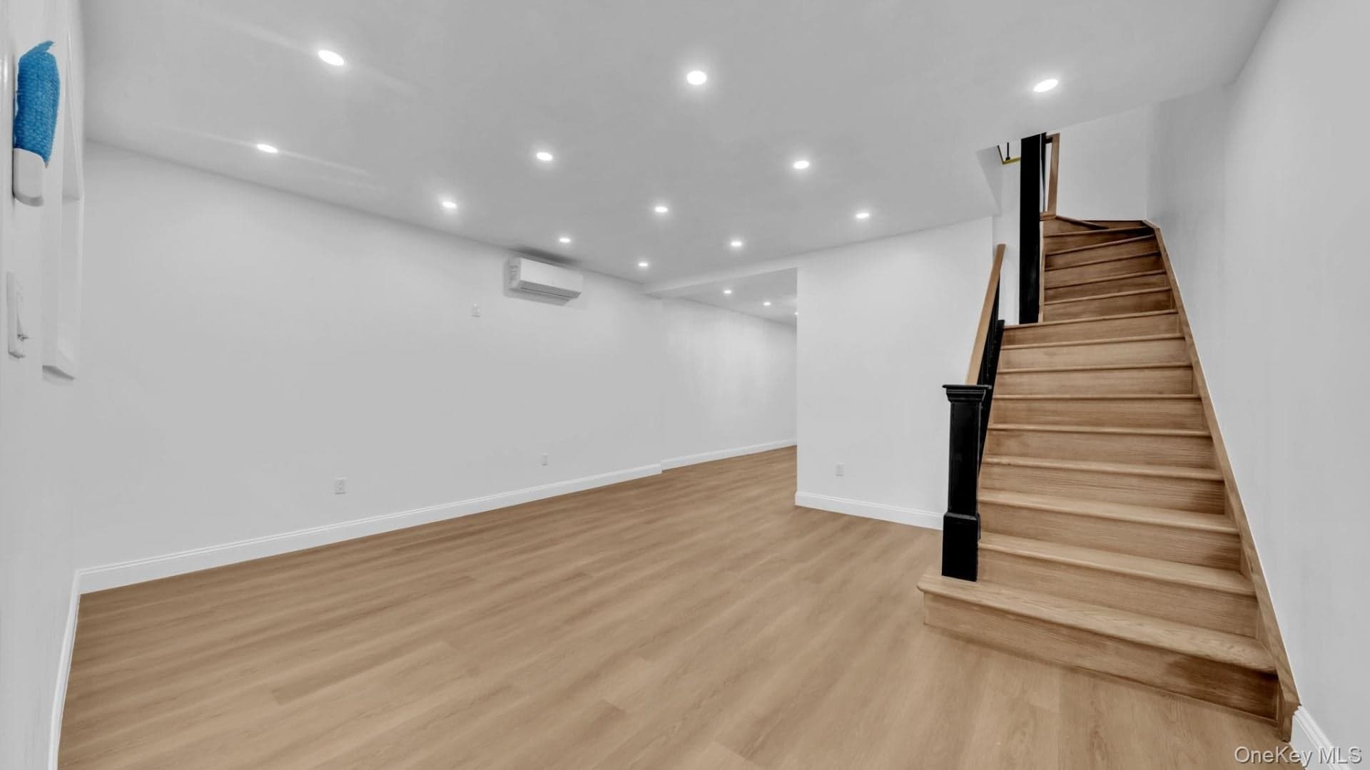 3720 Dyre Avenue thumbnail 14