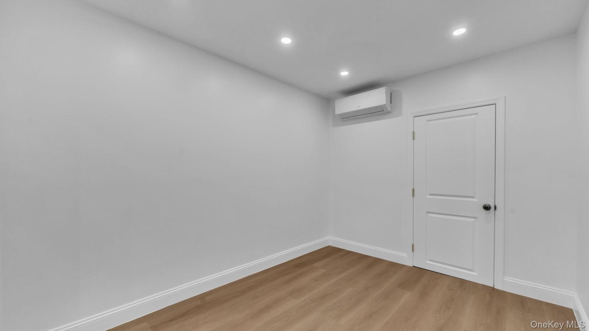 3720 Dyre Avenue thumbnail 19