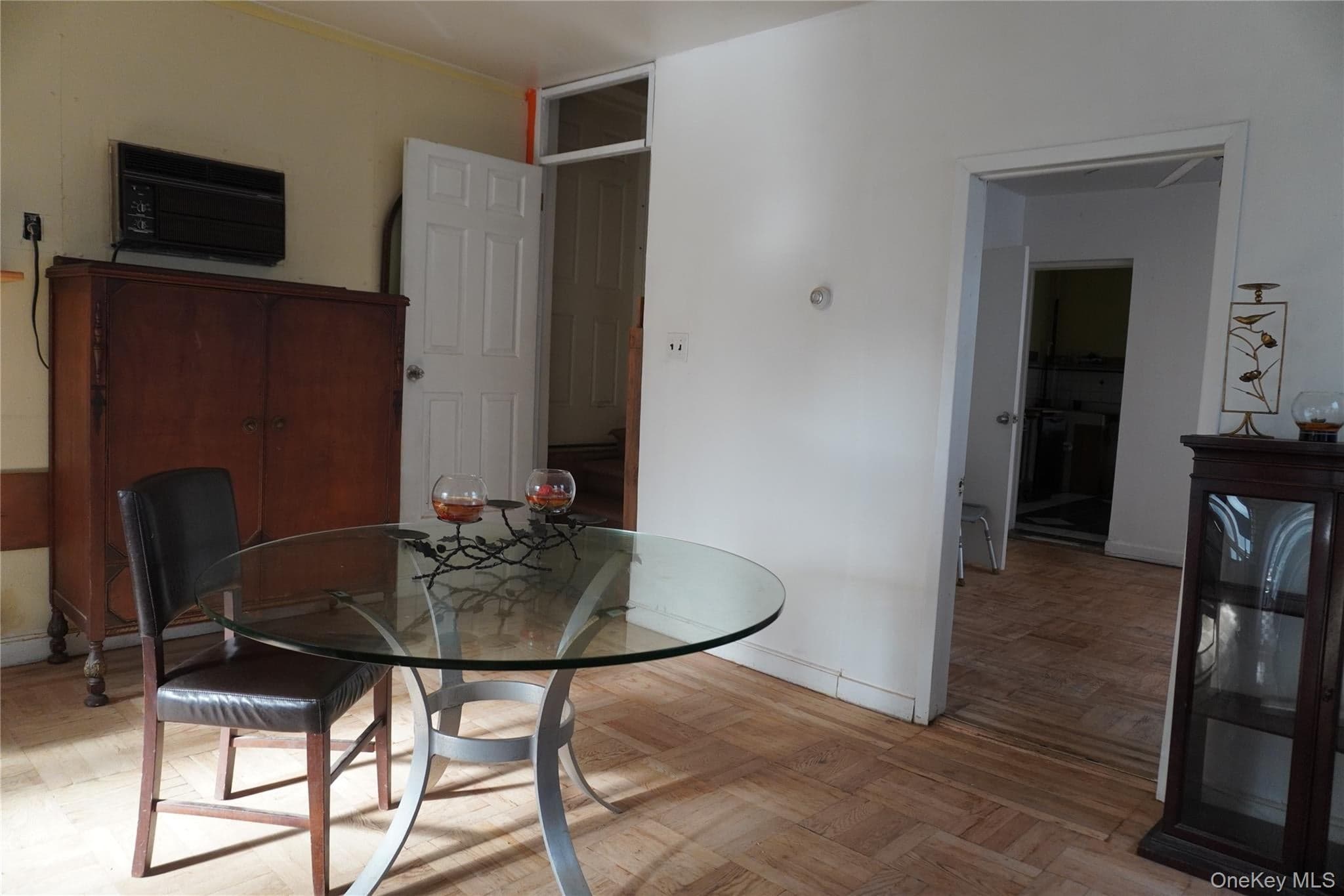 4350 Grace Avenue thumbnail 5