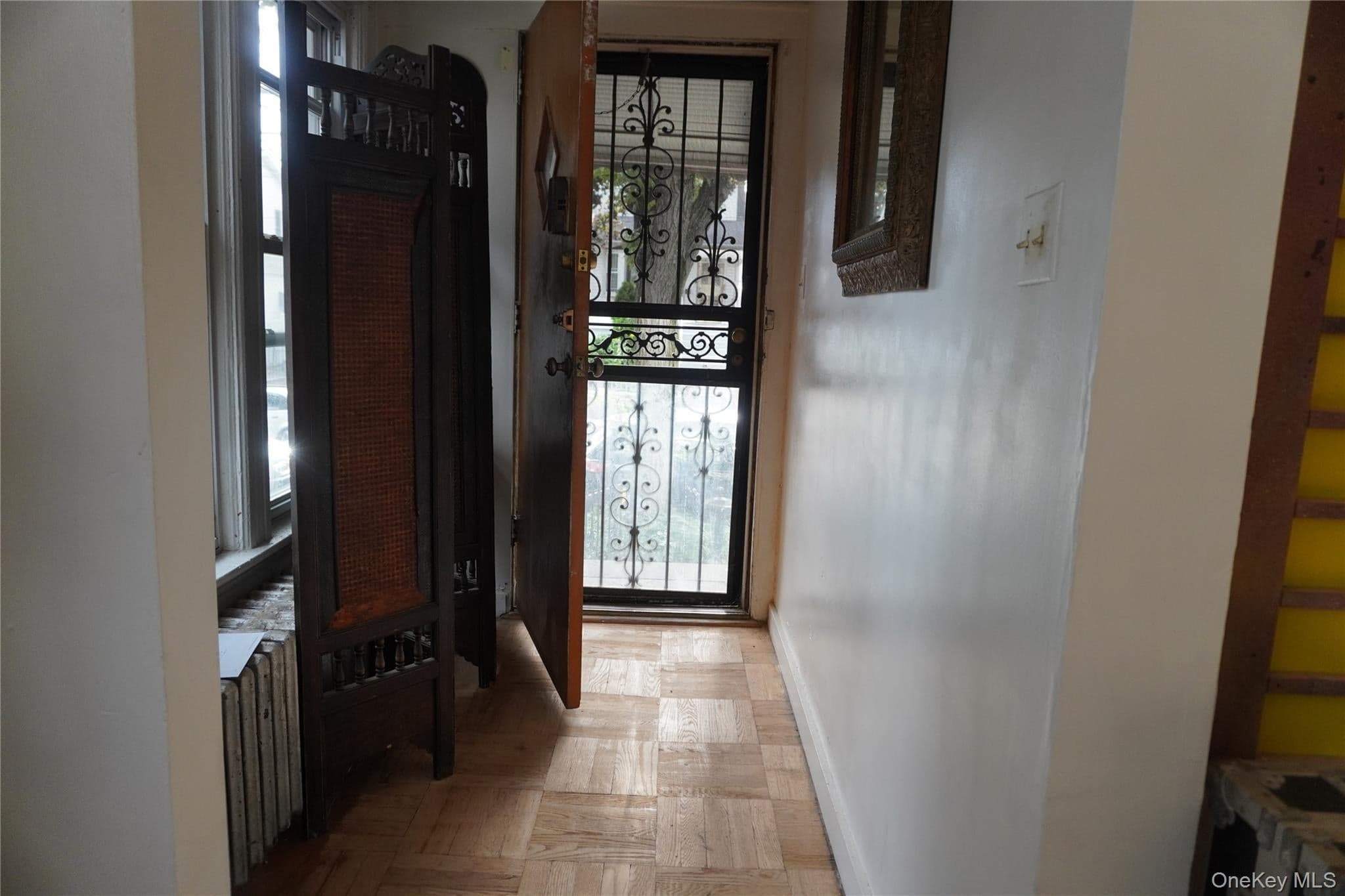 4350 Grace Avenue thumbnail 2