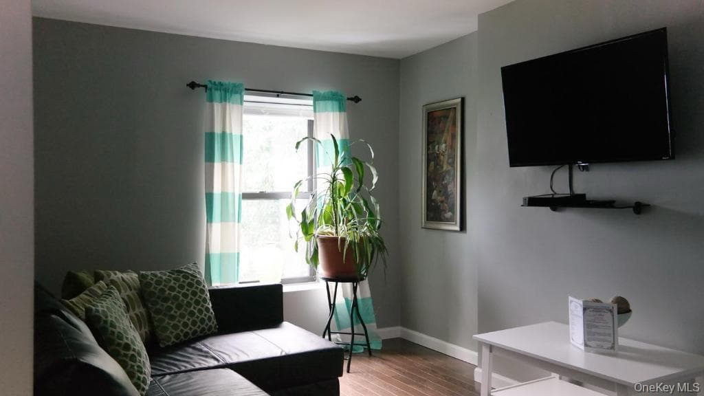 1016 Greene Avenue thumbnail 9