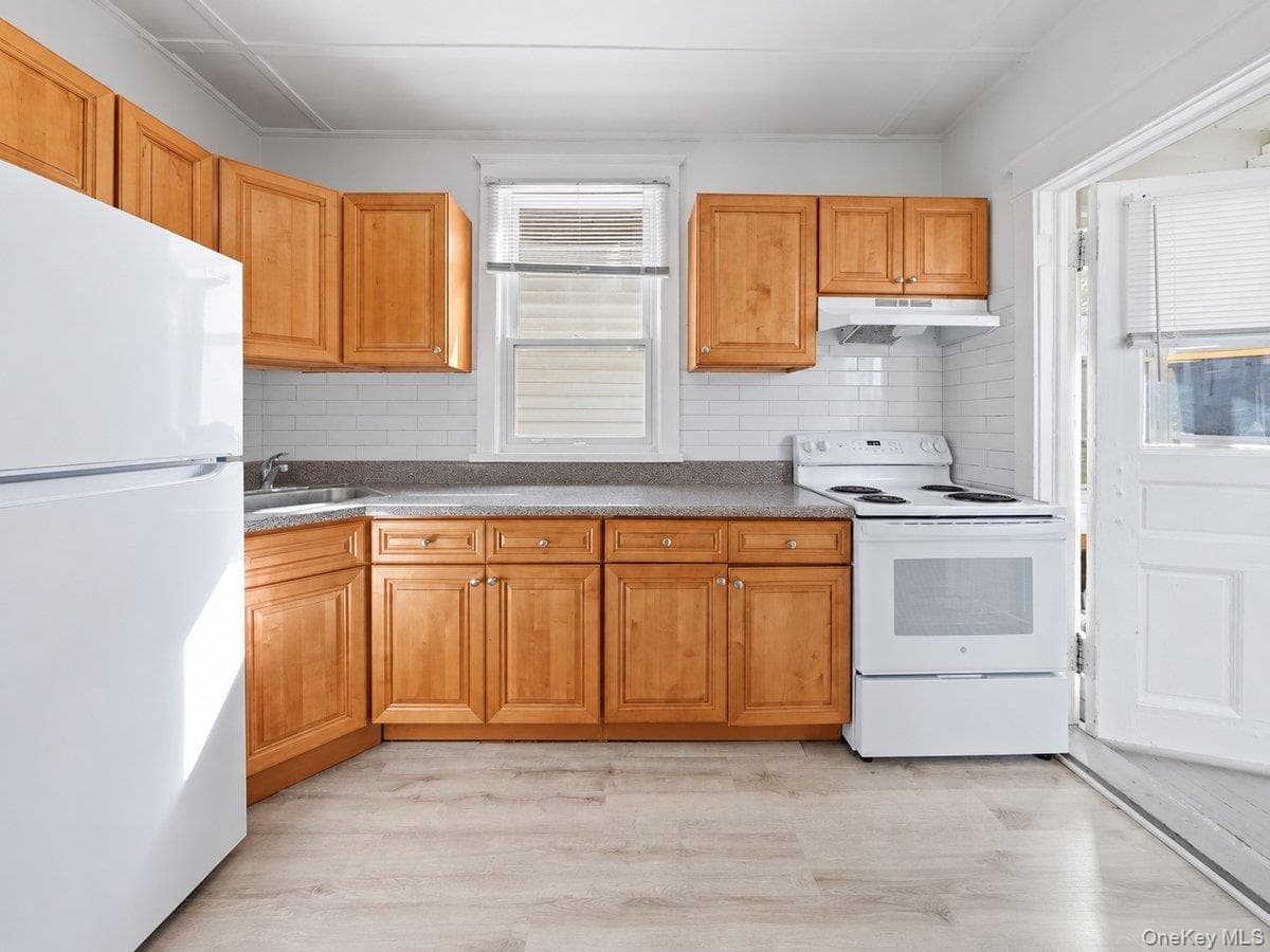 12 Edgewood Avenue thumbnail 12