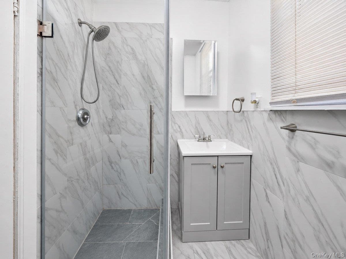 12 Edgewood Avenue thumbnail 10