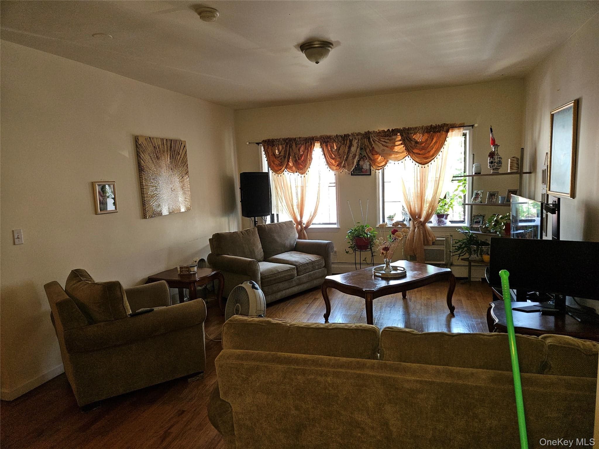 1297 Clay Avenue thumbnail 4