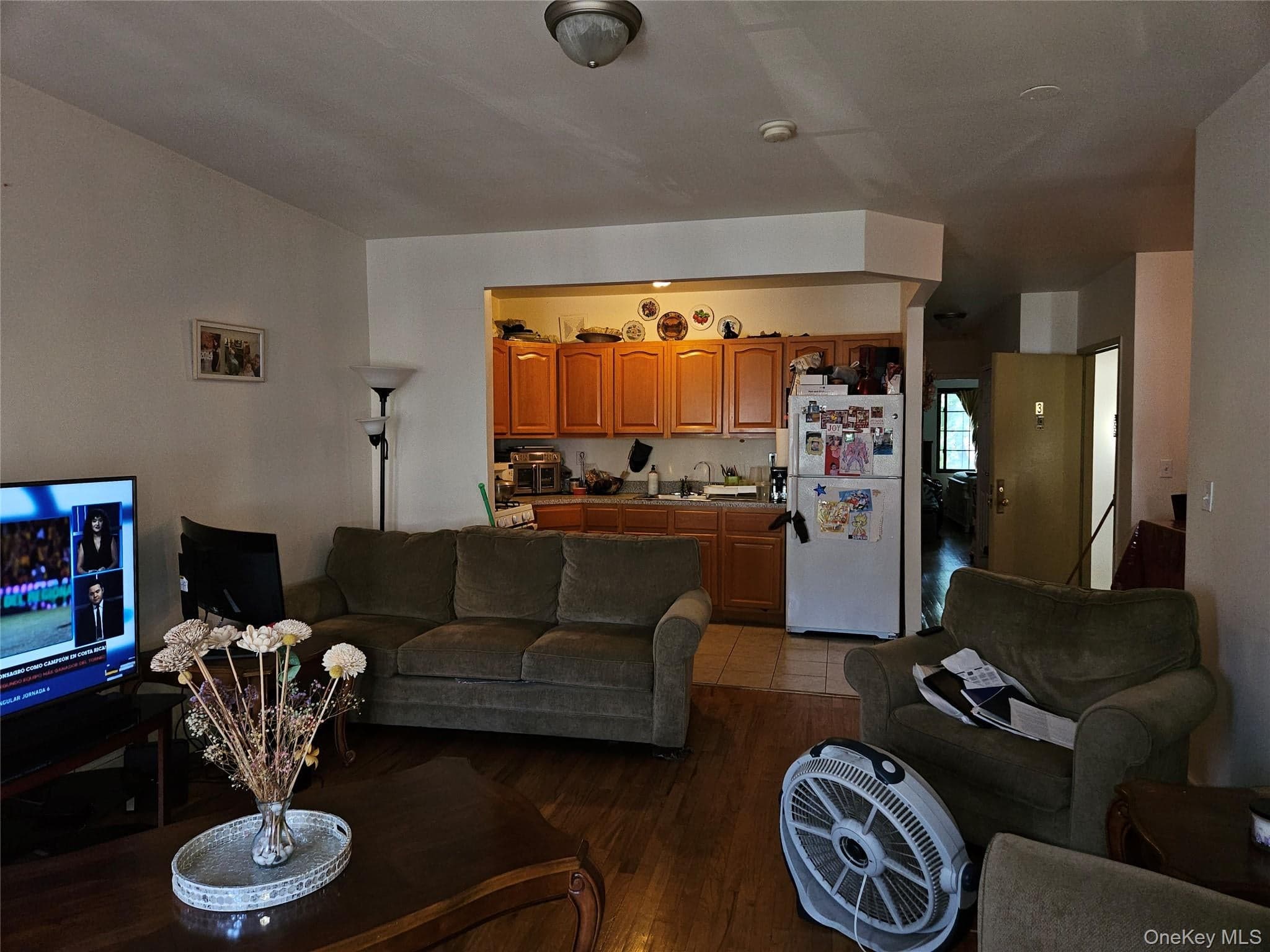 1297 Clay Avenue thumbnail 5
