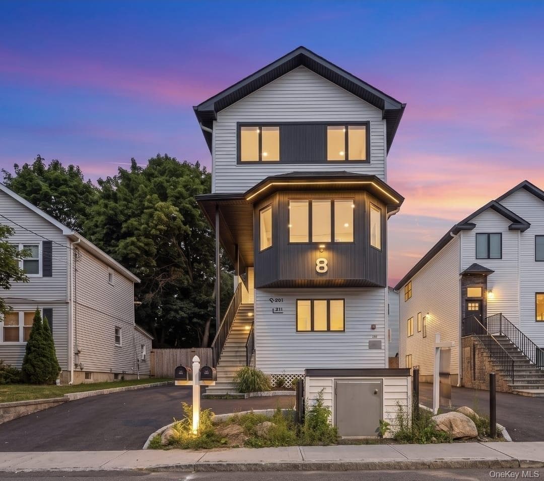8 Memorial Park Drive, Spring Valley