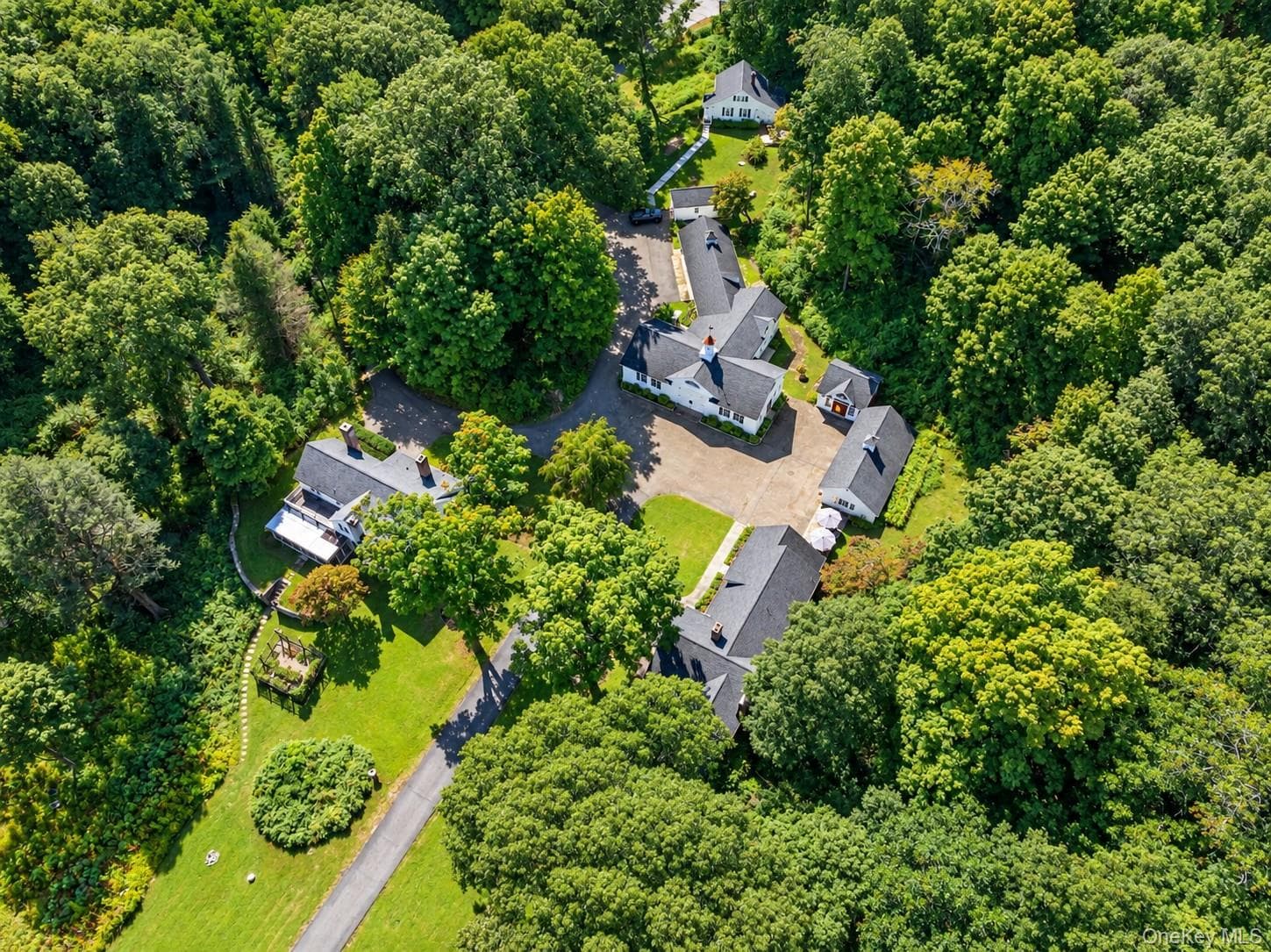 9 Cole Drive photo 1