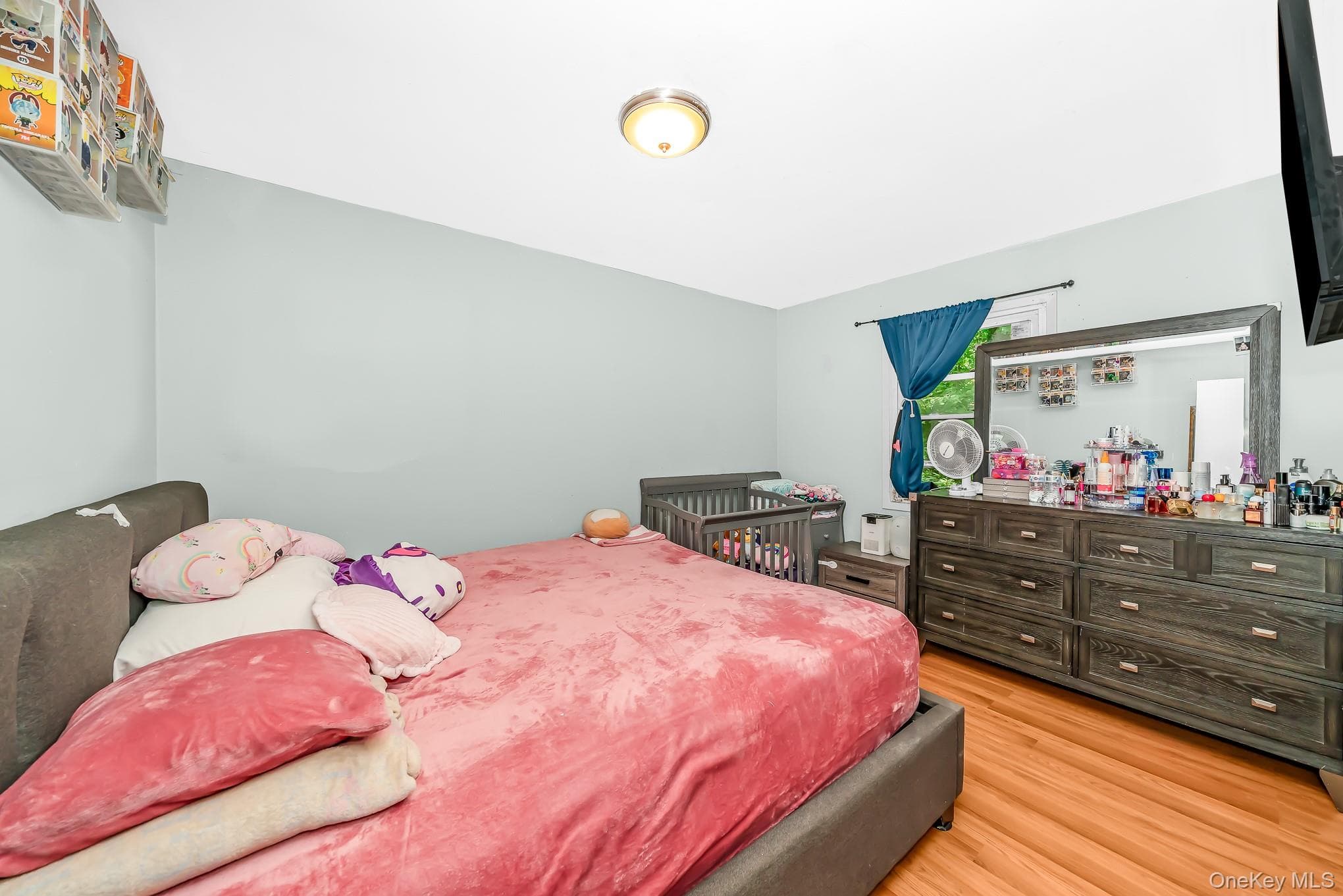 103 Gates Avenue thumbnail 14