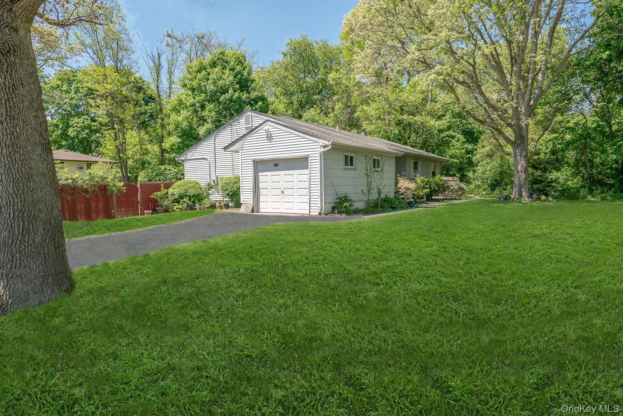 103 Gates Avenue thumbnail 24