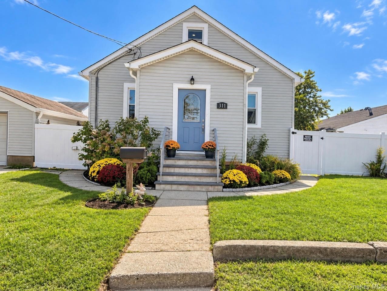 311 Herzel Boulevard photo 1