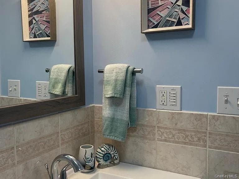 51 Wakeman Road thumbnail 18