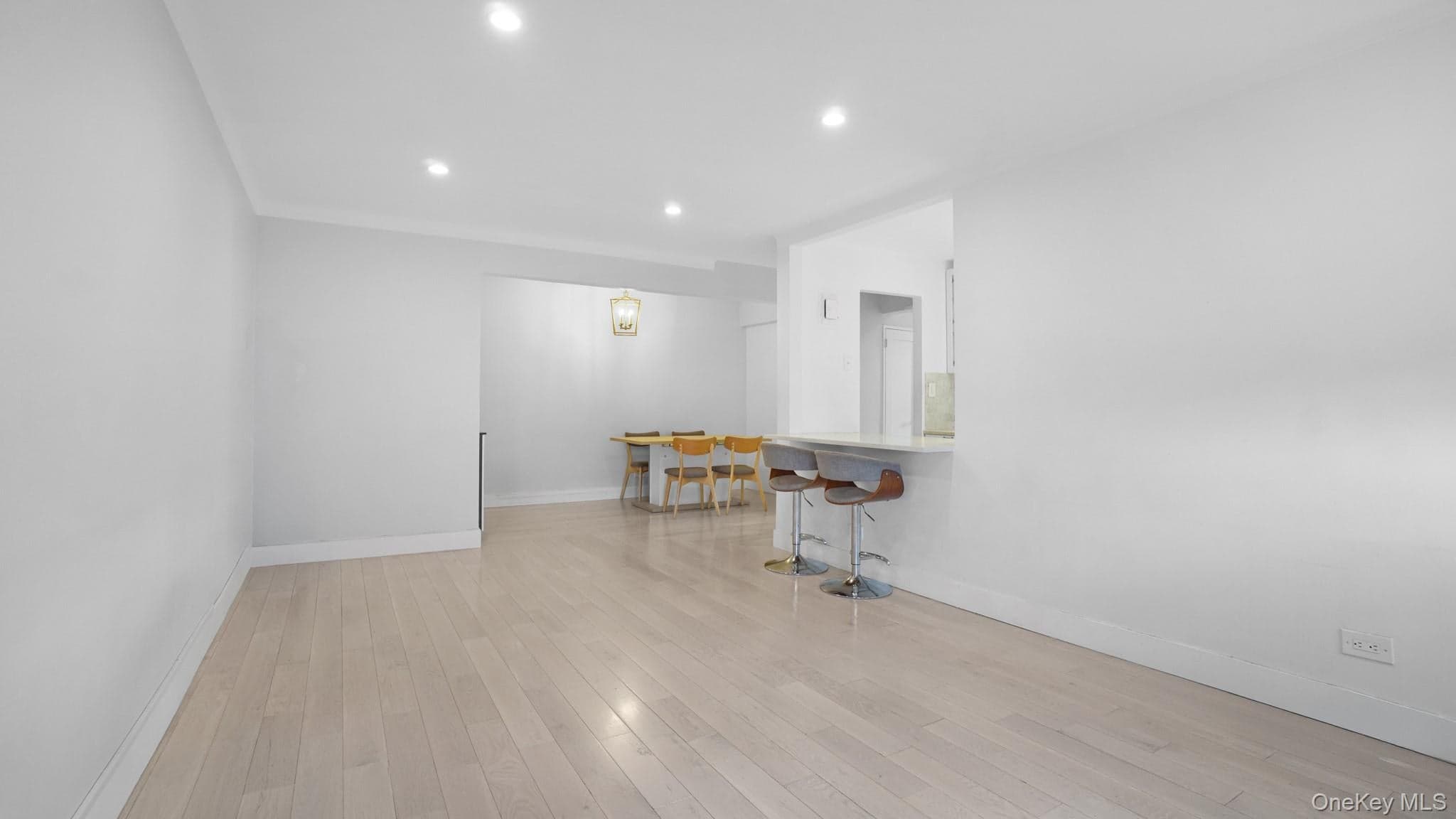 66-15 Wetherole St St Unit: E4 thumbnail 3
