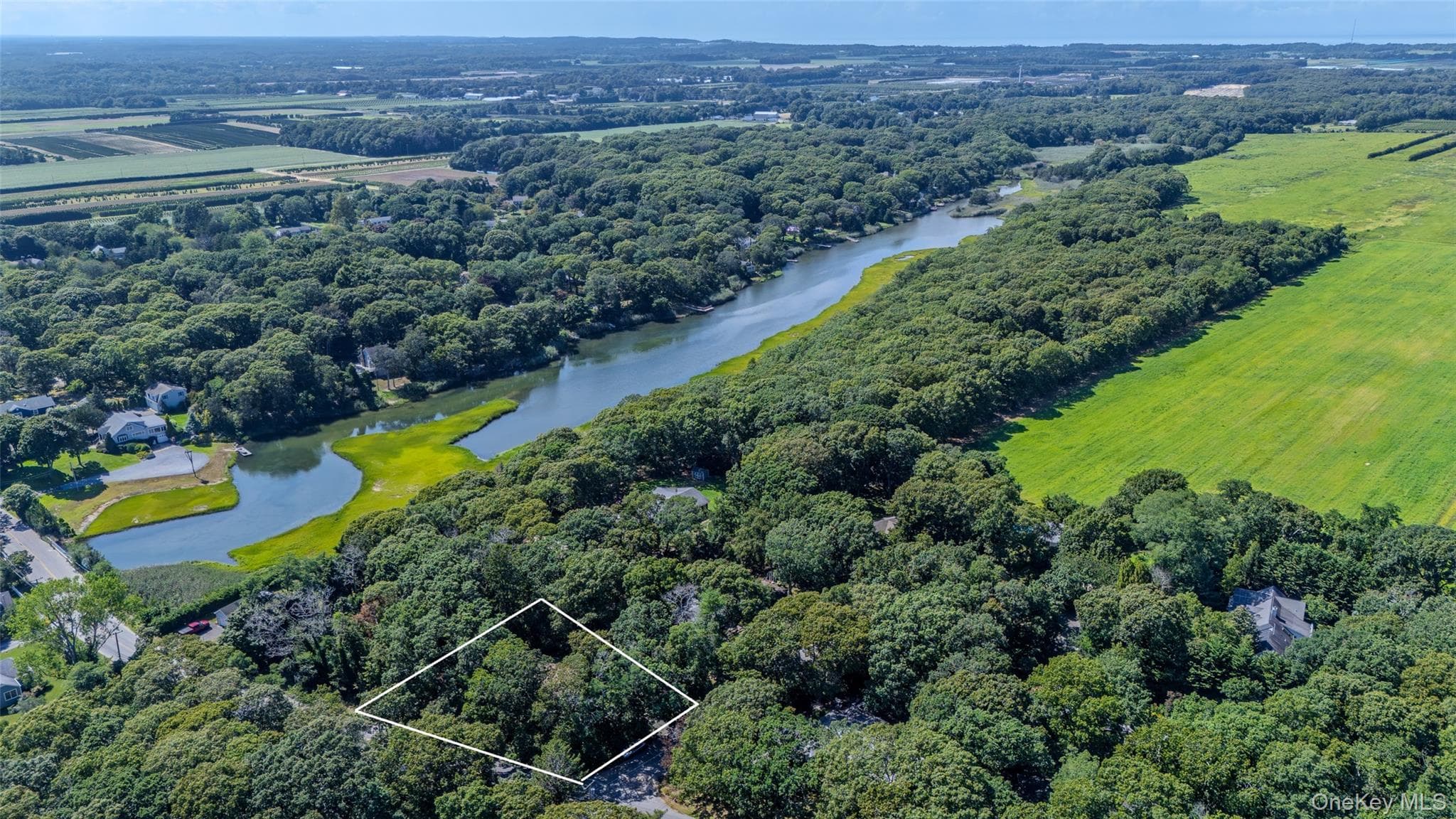 2625 Great Peconic Bay Boulevard thumbnail 4