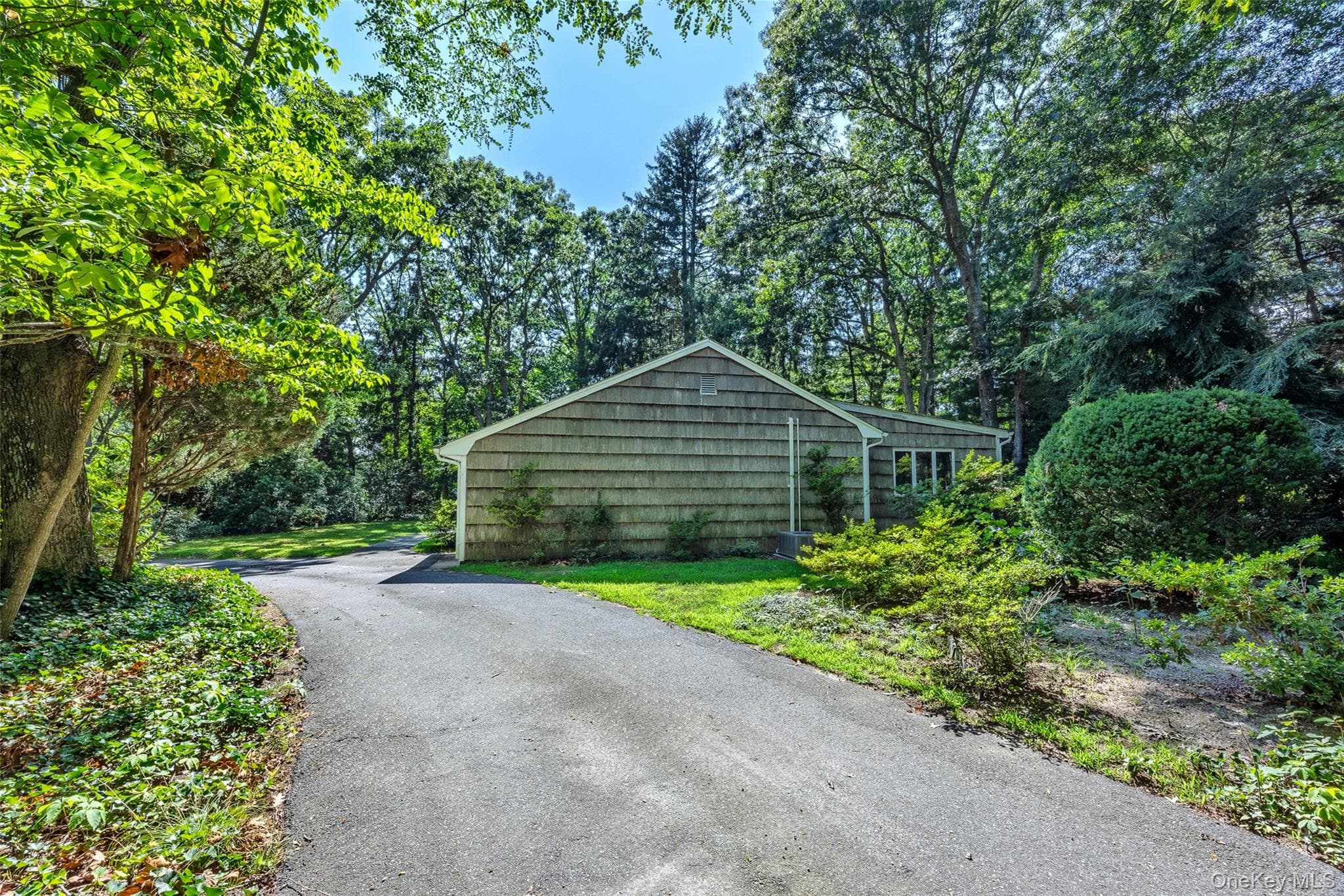 2625 Great Peconic Bay Boulevard thumbnail 8