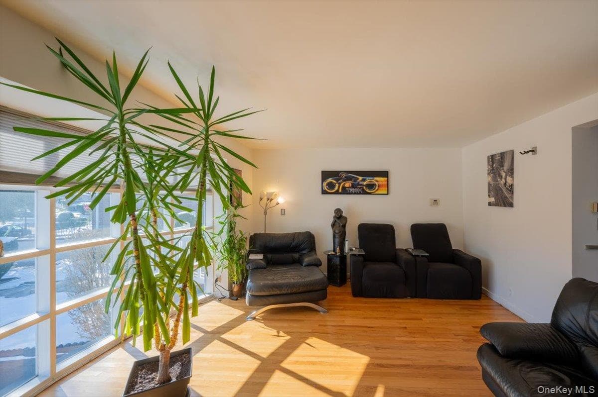 19611 Pompeii Avenue thumbnail 11