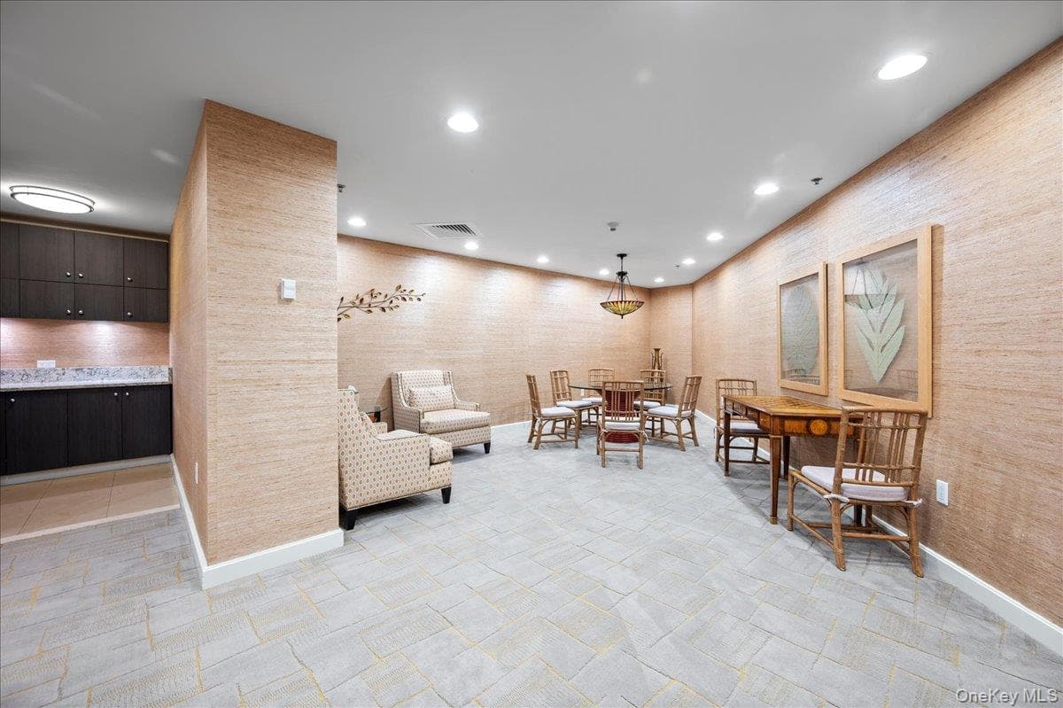 1 Renaissance Square Unit: 23C thumbnail 25