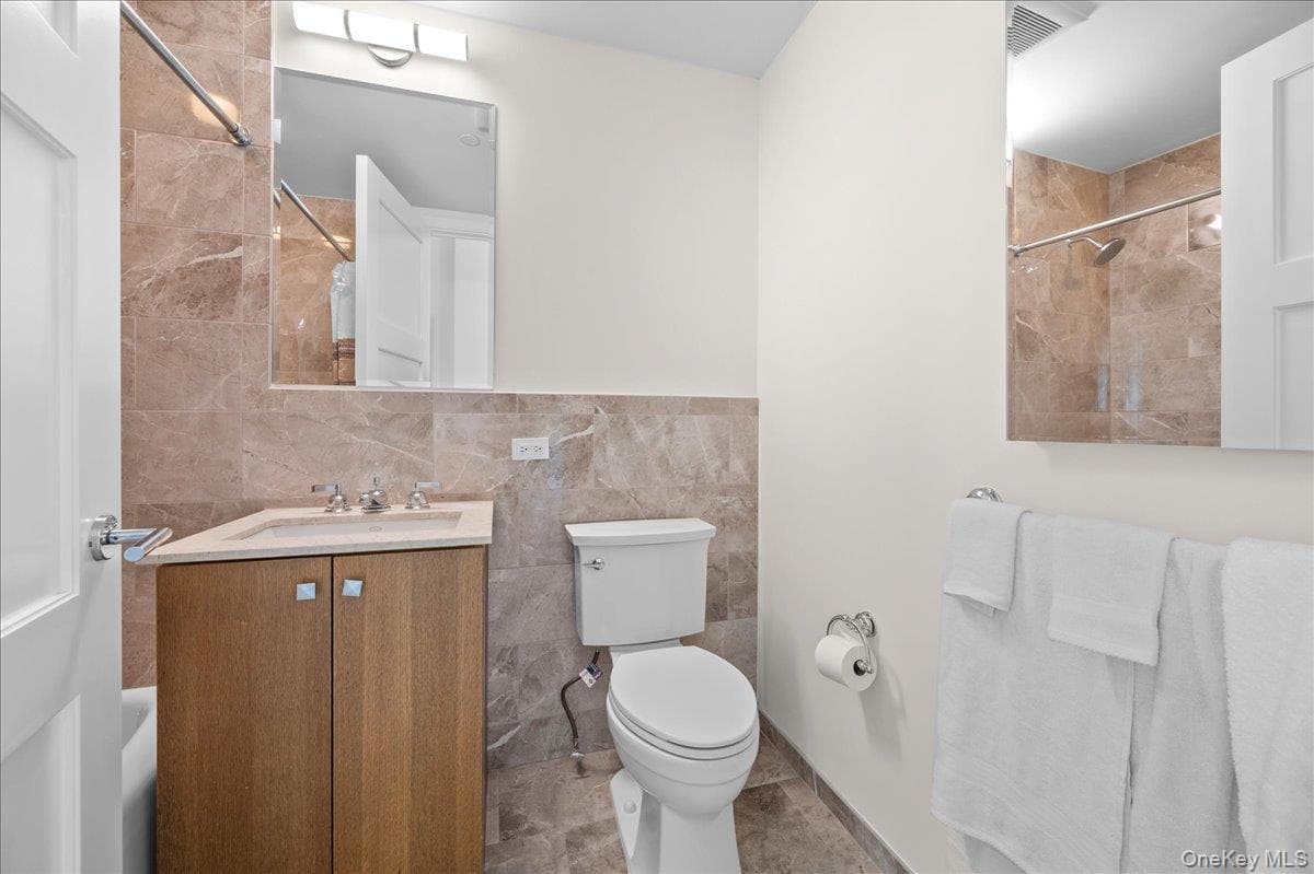 1 Renaissance Square Unit: 23C thumbnail 19