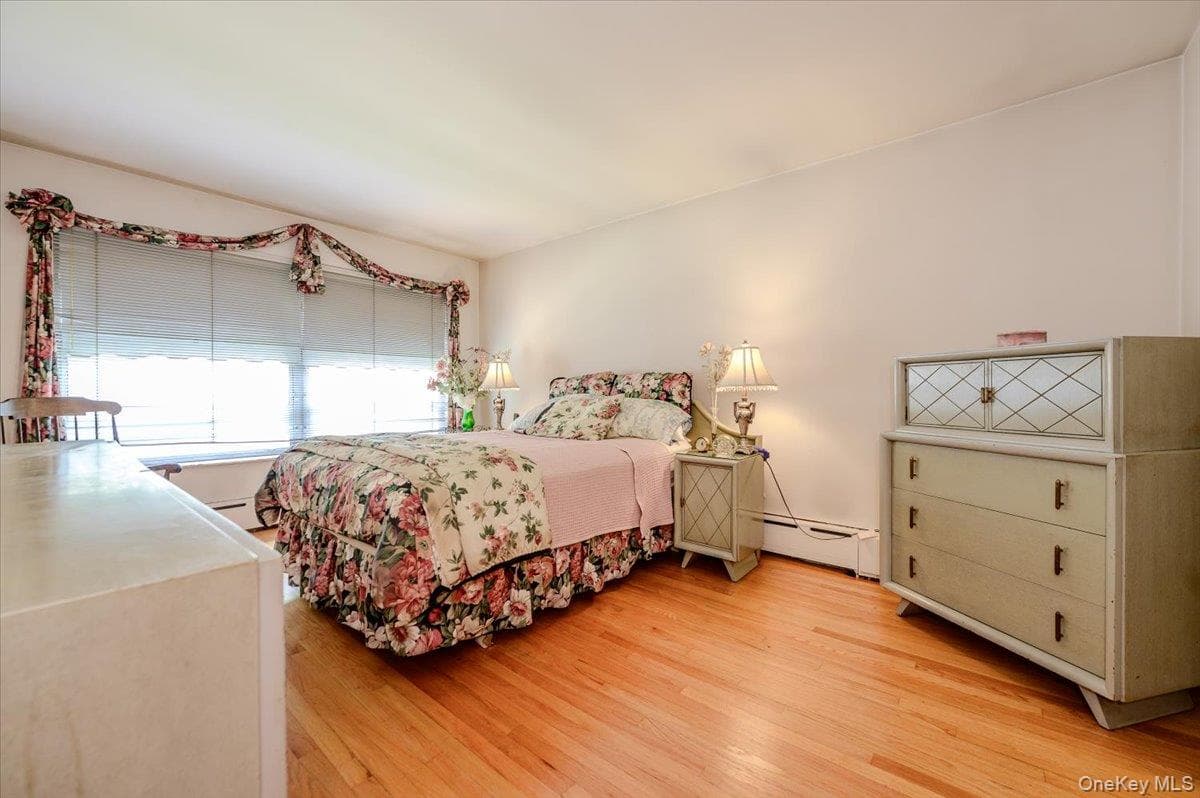 2539 Woodhull Avenue thumbnail 17