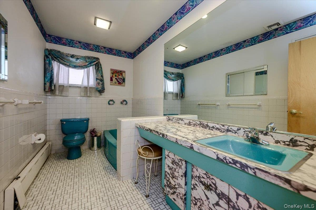 2539 Woodhull Avenue thumbnail 16