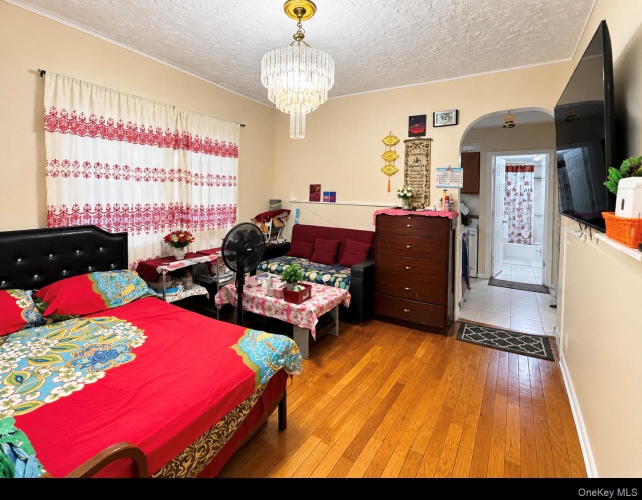 188-42 Woodhull Avenue thumbnail 5