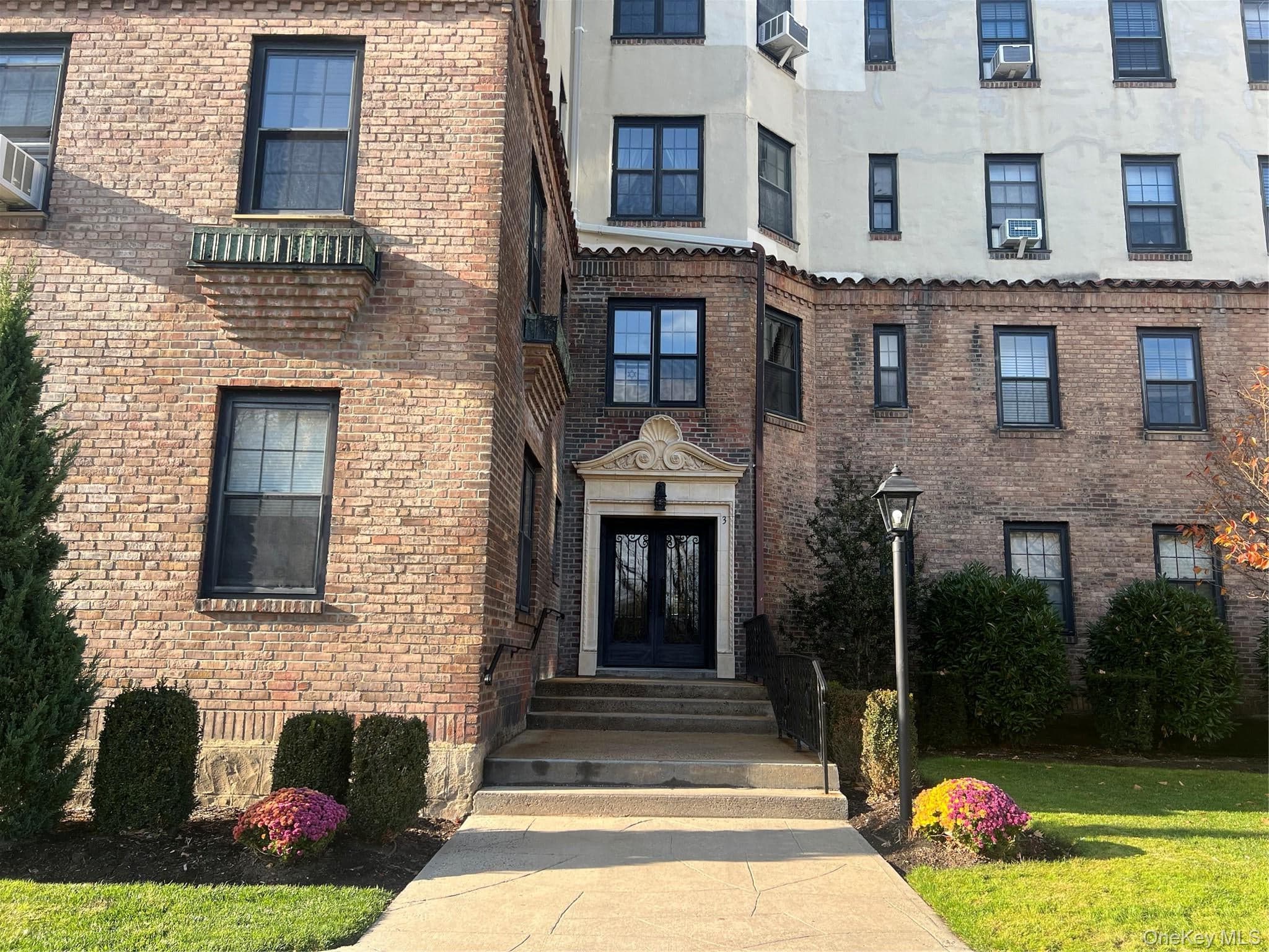 1273 North Avenue Unit: 1G. Entry 3 thumbnail 3