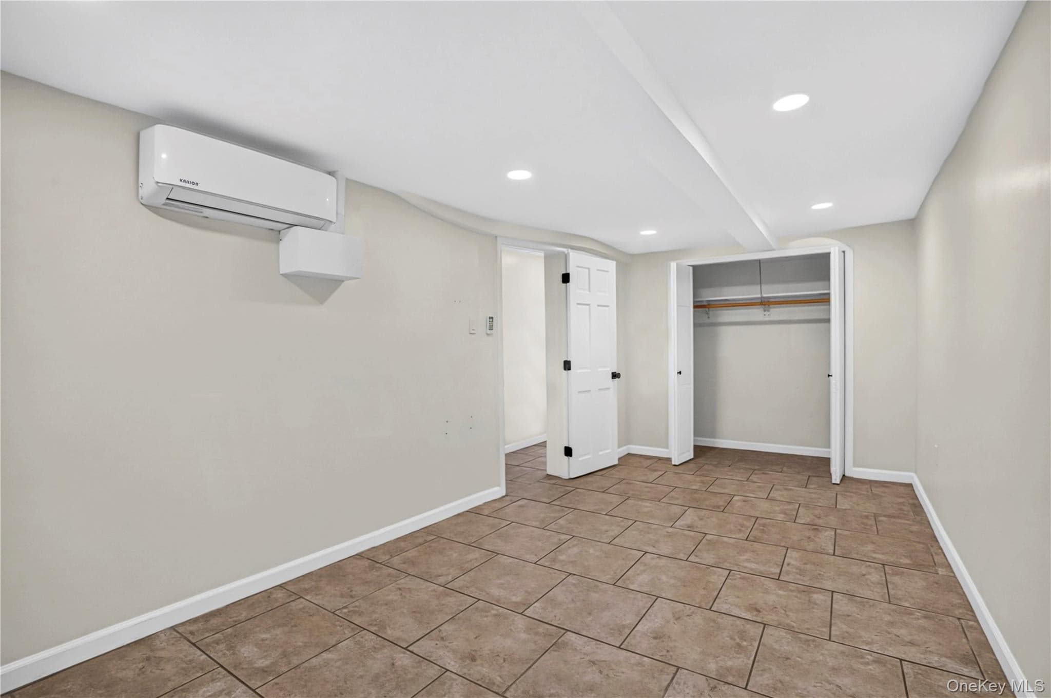 8953 Vanderveer Street thumbnail 7