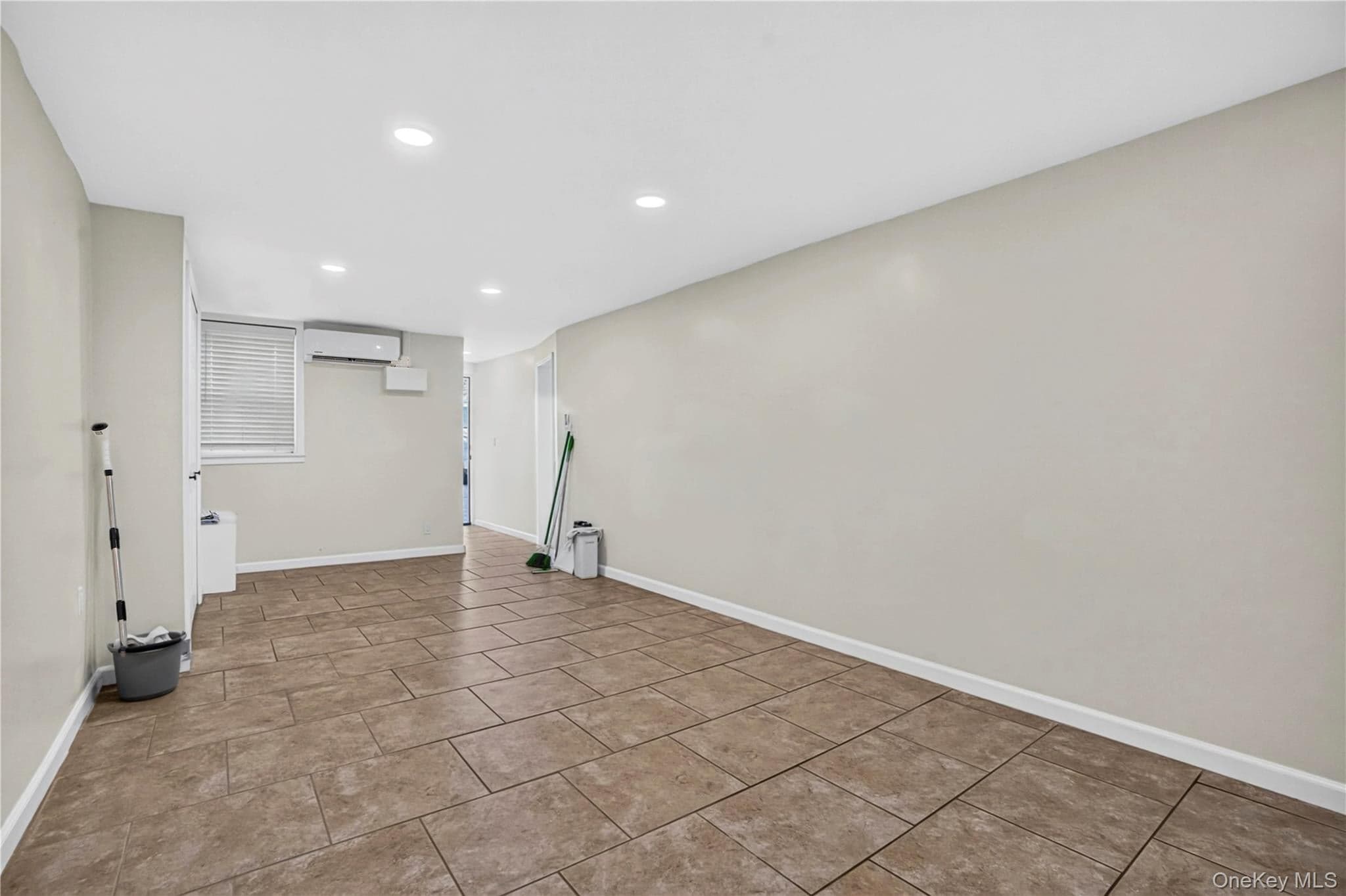8953 Vanderveer Street thumbnail 18