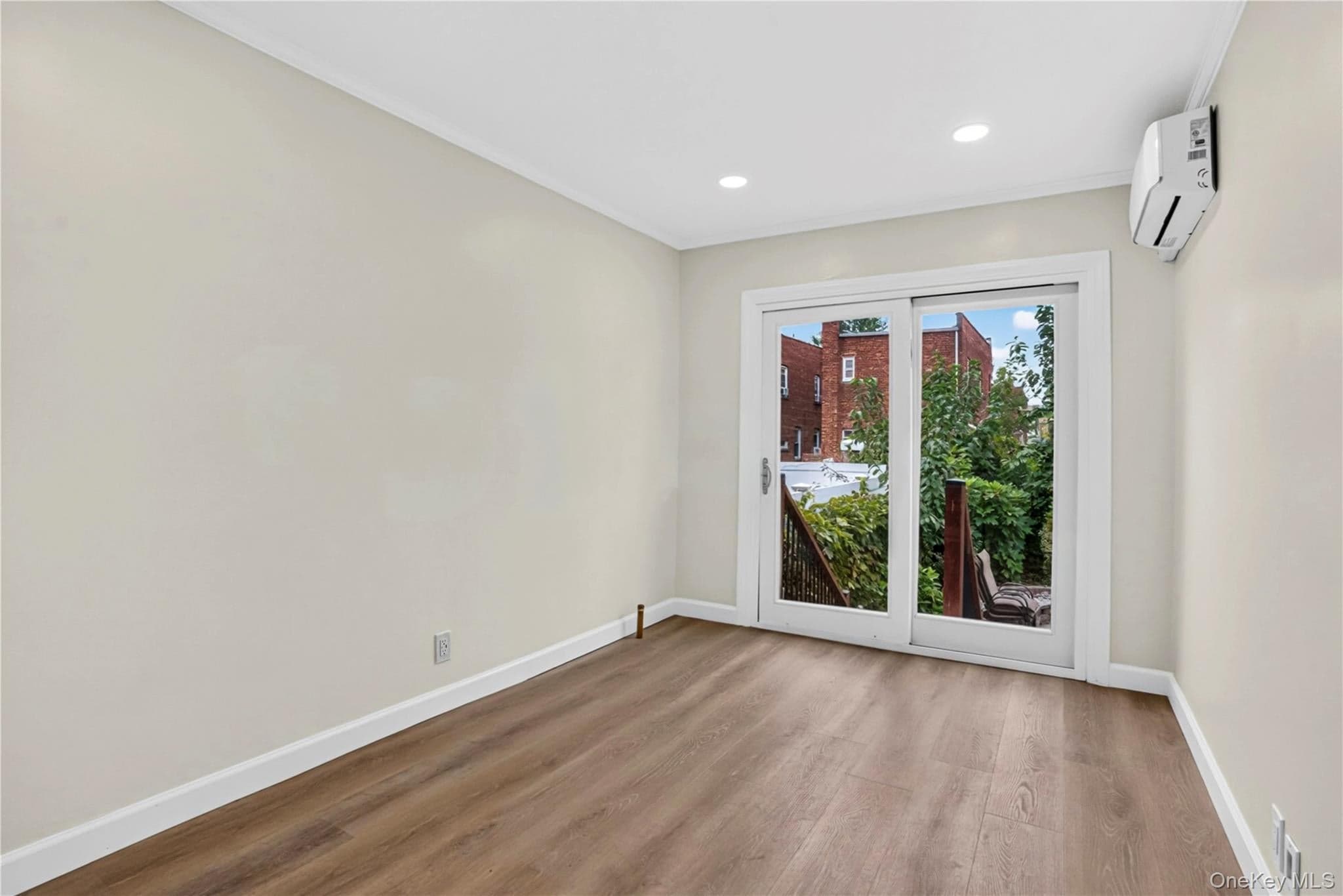 8953 Vanderveer Street thumbnail 6