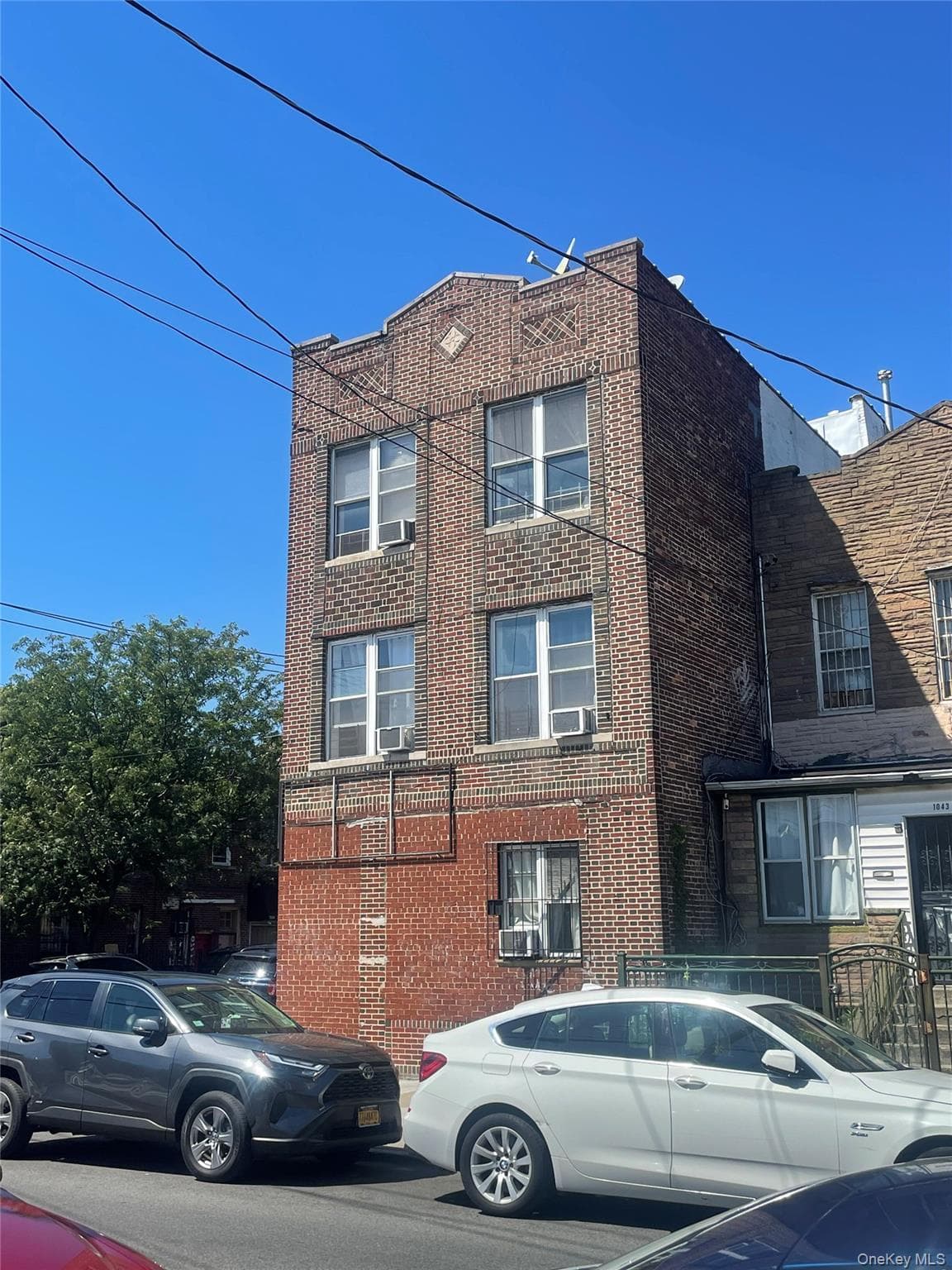 1041 Belmont Avenue thumbnail 2