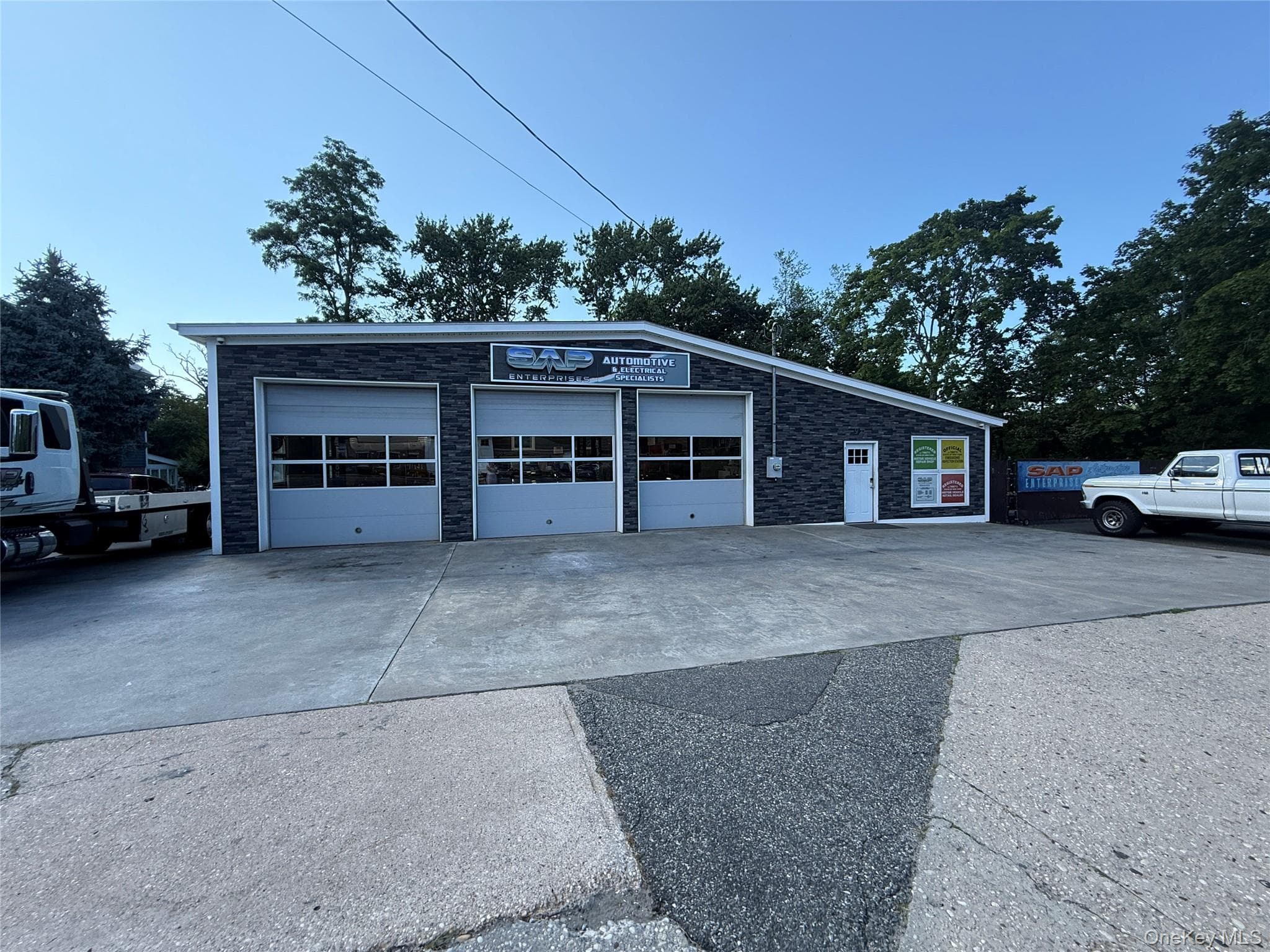 944 E Main Street, Riverhead