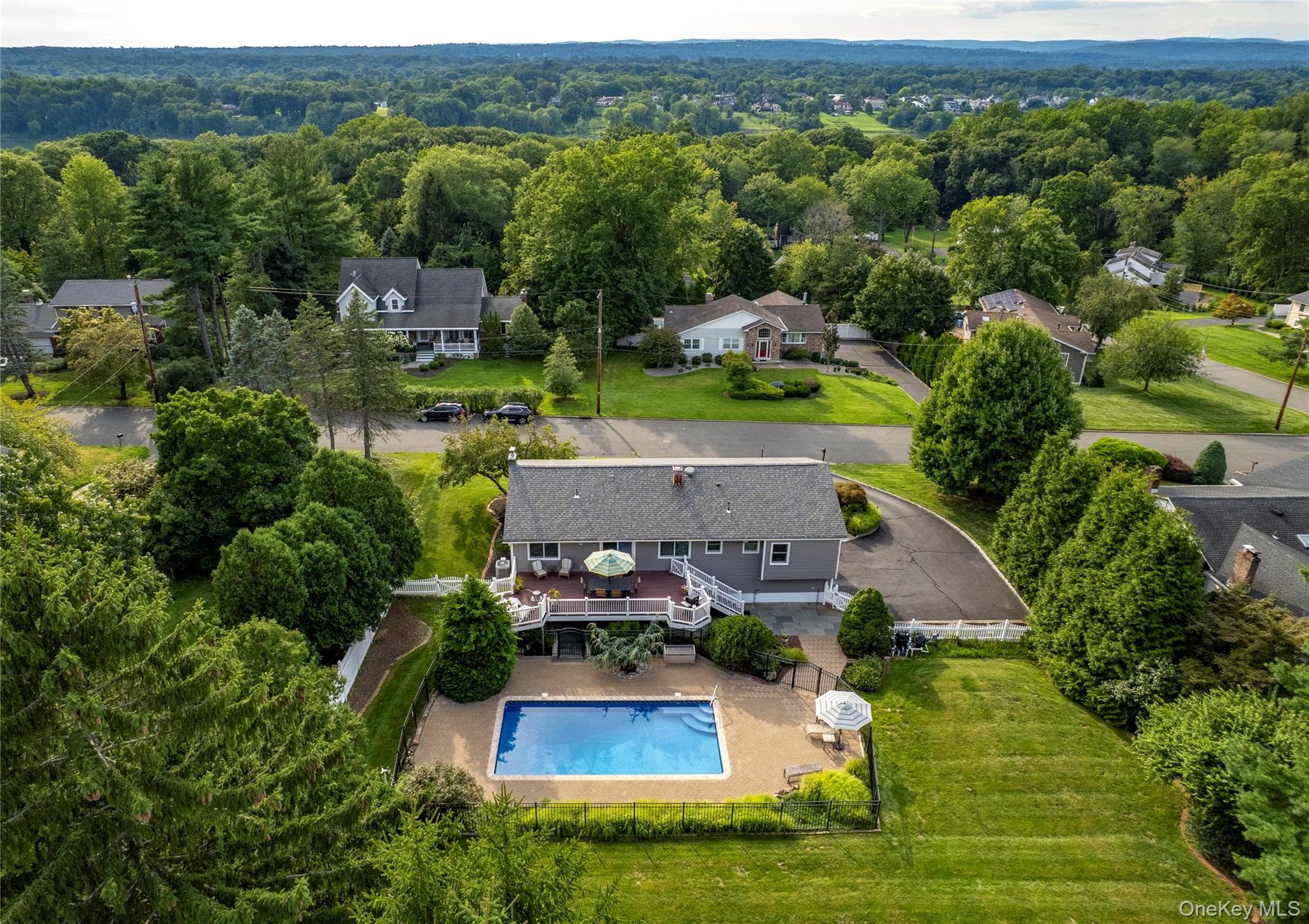 619 Russet Road thumbnail 8