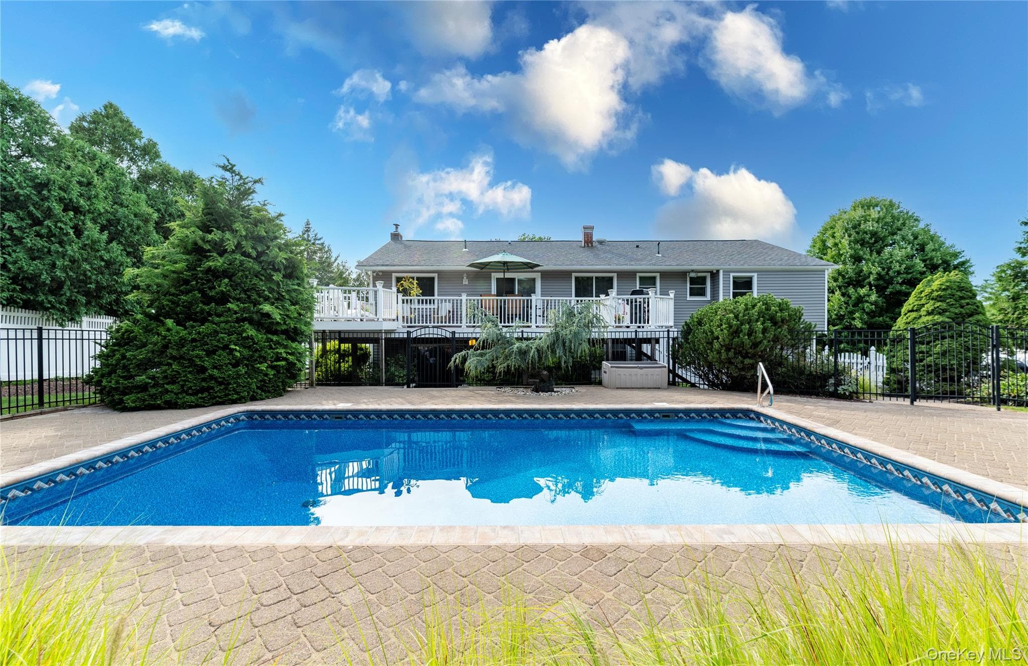 619 Russet Road thumbnail 4