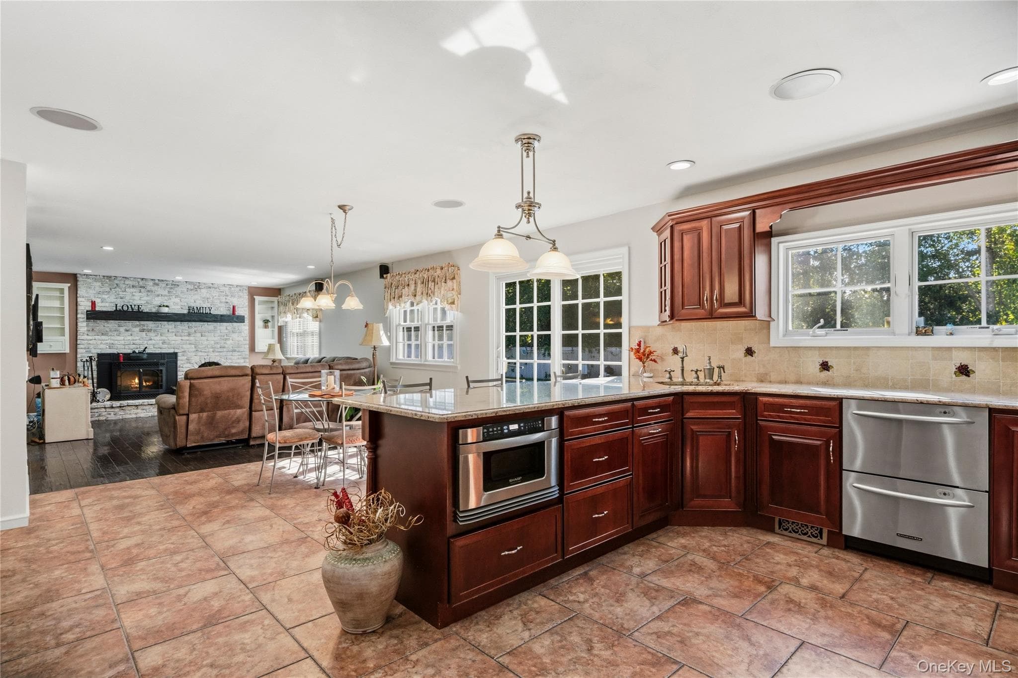 12 Brooktree Court thumbnail 9