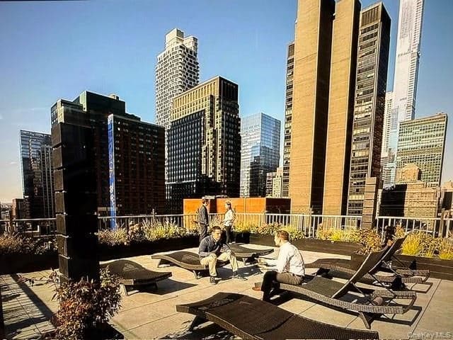 150 W 51 St Unit: 1032 thumbnail 11