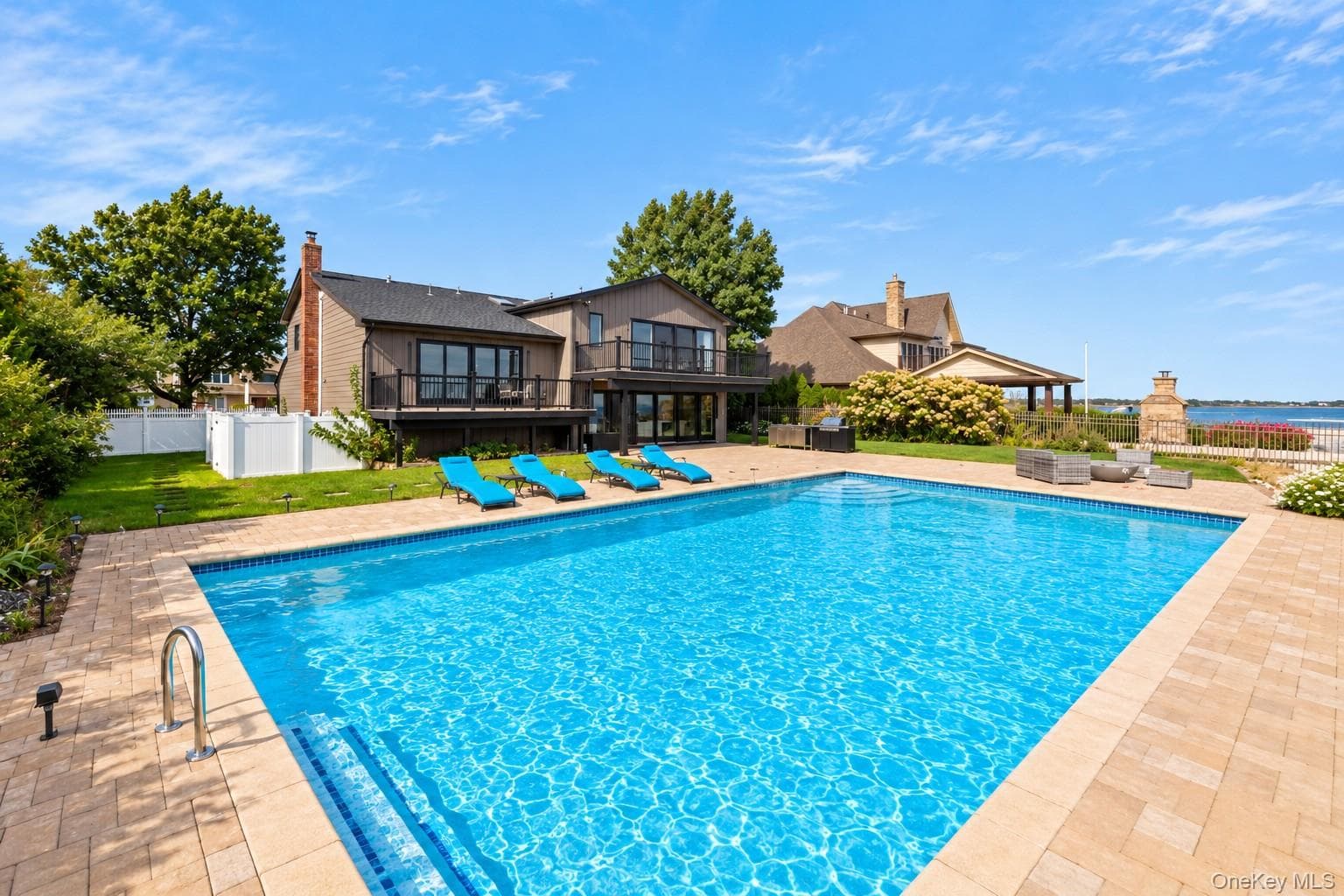8 Shoal Drive thumbnail 36